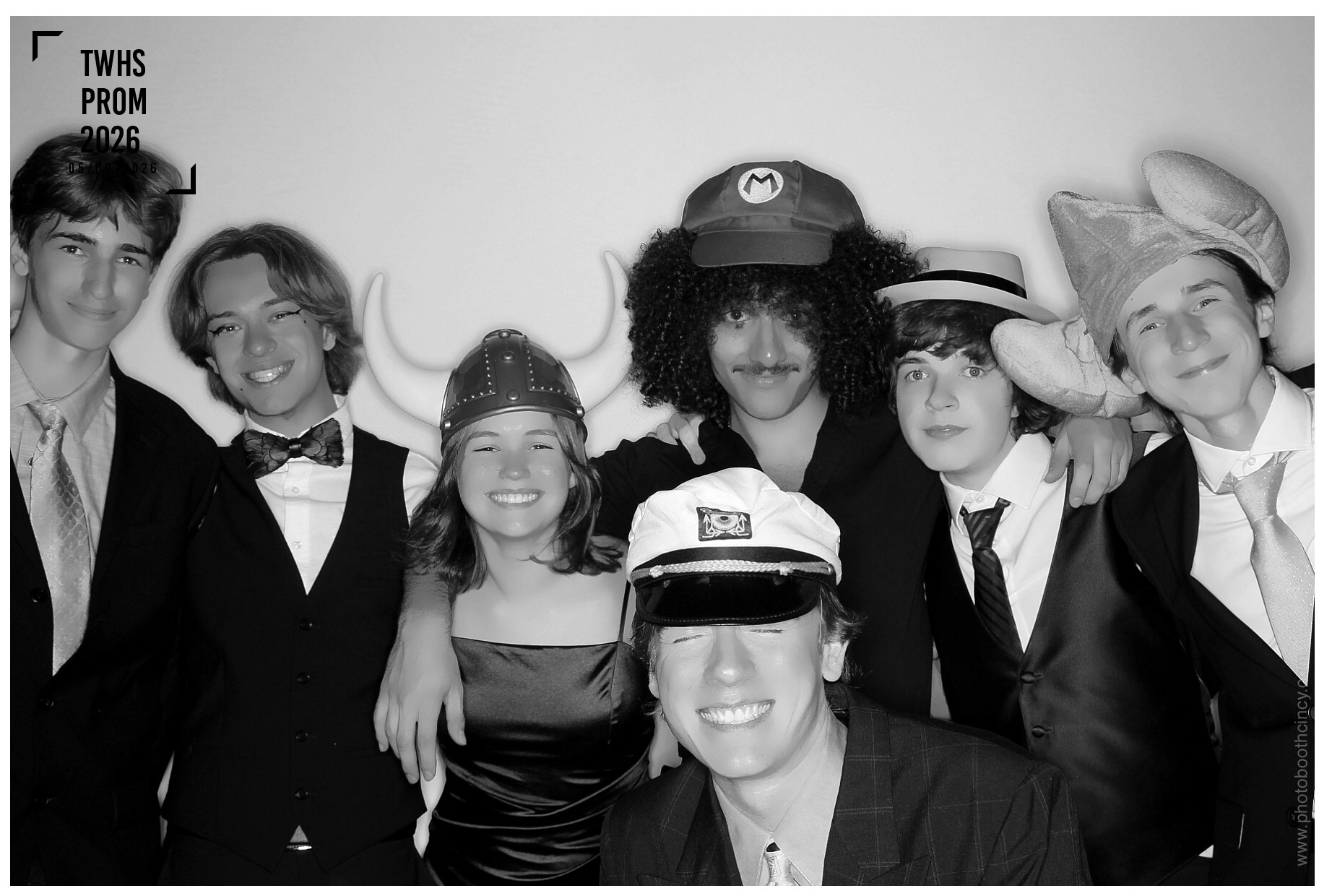 TWHS Prom 2026 | View more photos from the event at gallery.photoboothcincy.com/u/PhotoBoothCincy/TWHS-Prom-2026