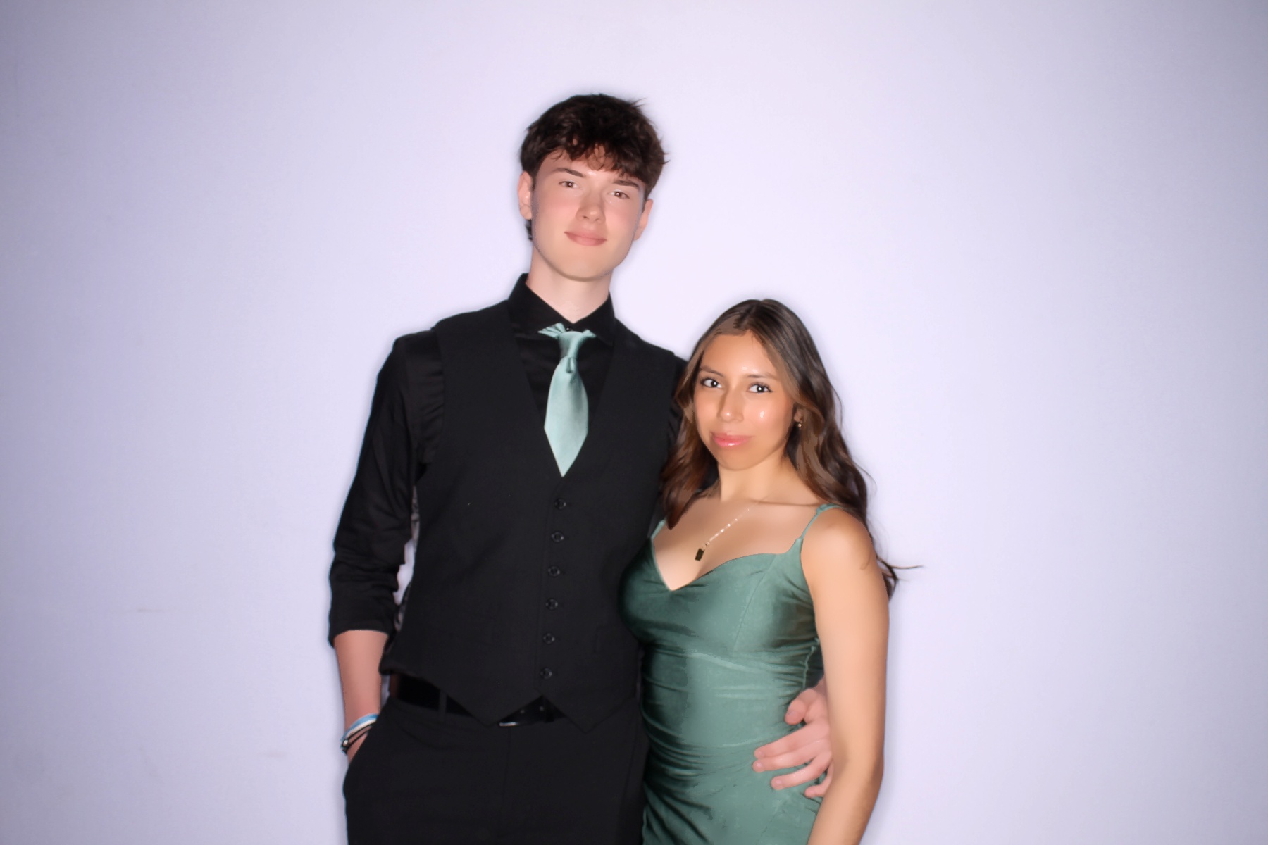TWHS Prom 2026 | View more photos from the event at gallery.photoboothcincy.com/u/PhotoBoothCincy/TWHS-Prom-2026