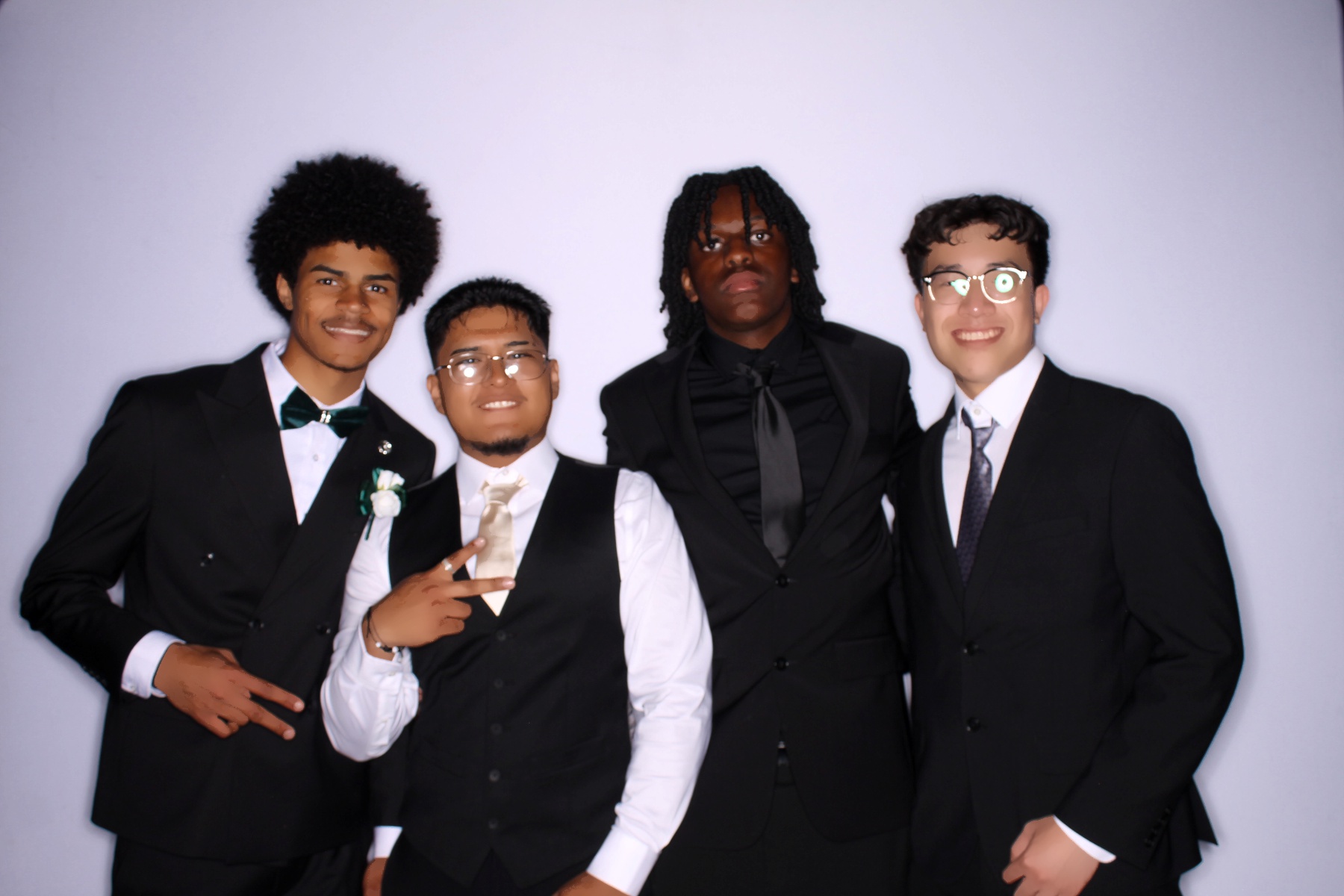 TWHS Prom 2026 | View more photos from the event at gallery.photoboothcincy.com/u/PhotoBoothCincy/TWHS-Prom-2026