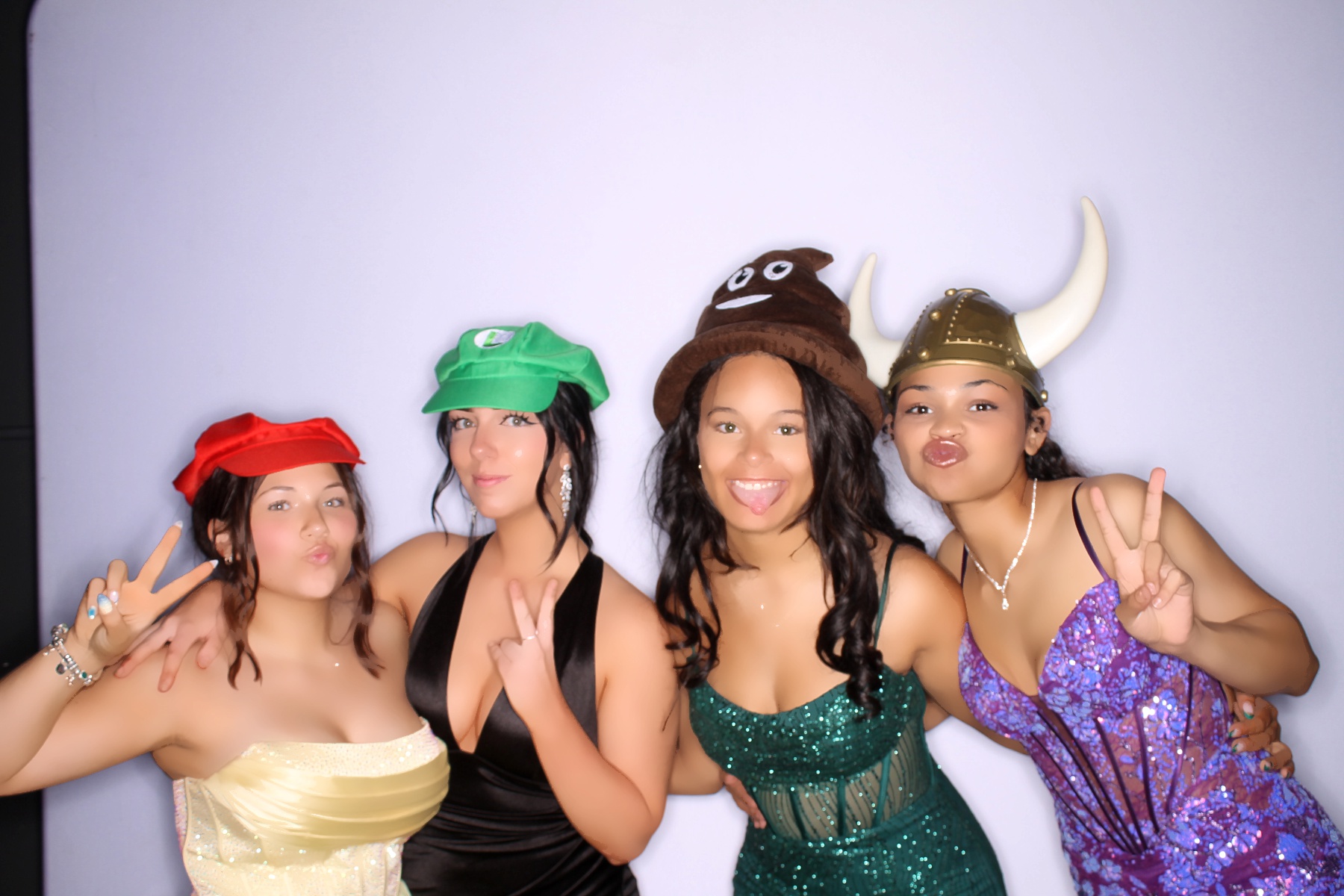 TWHS Prom 2026 | View more photos from the event at gallery.photoboothcincy.com/u/PhotoBoothCincy/TWHS-Prom-2026