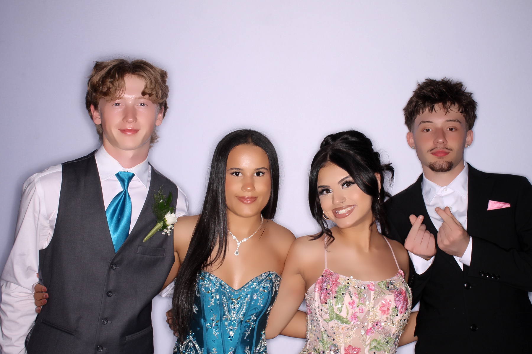 TWHS Prom 2026 | View more photos from the event at gallery.photoboothcincy.com/u/PhotoBoothCincy/TWHS-Prom-2026