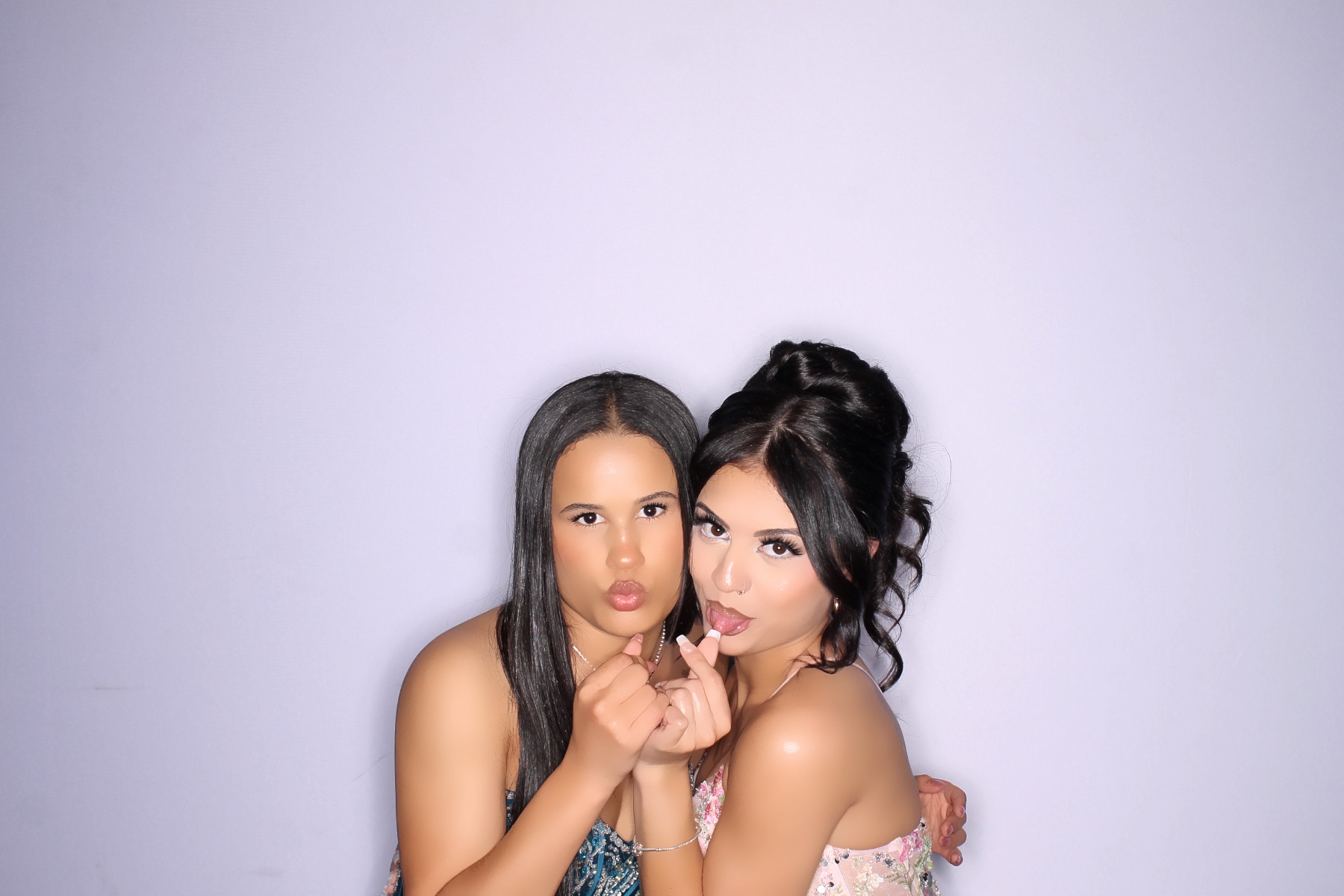 TWHS Prom 2026 | View more photos from the event at gallery.photoboothcincy.com/u/PhotoBoothCincy/TWHS-Prom-2026