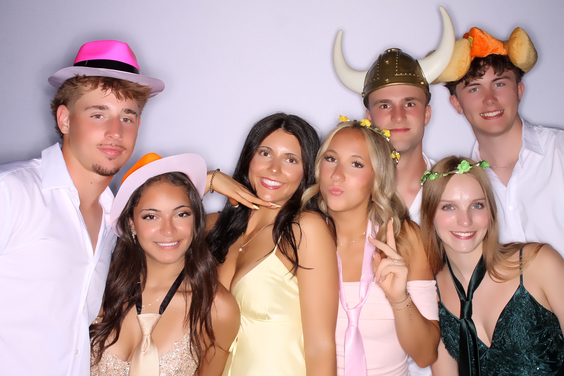 TWHS Prom 2026 | View more photos from the event at gallery.photoboothcincy.com/u/PhotoBoothCincy/TWHS-Prom-2026
