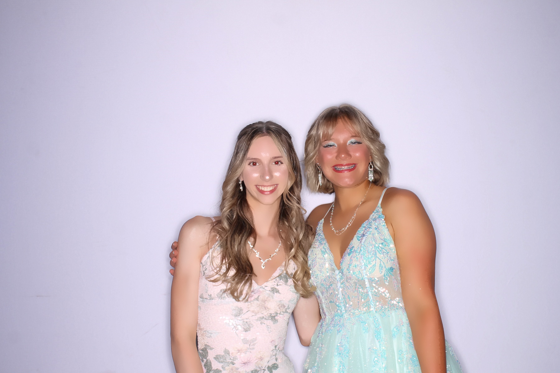 TWHS Prom 2026 | View more photos from the event at gallery.photoboothcincy.com/u/PhotoBoothCincy/TWHS-Prom-2026