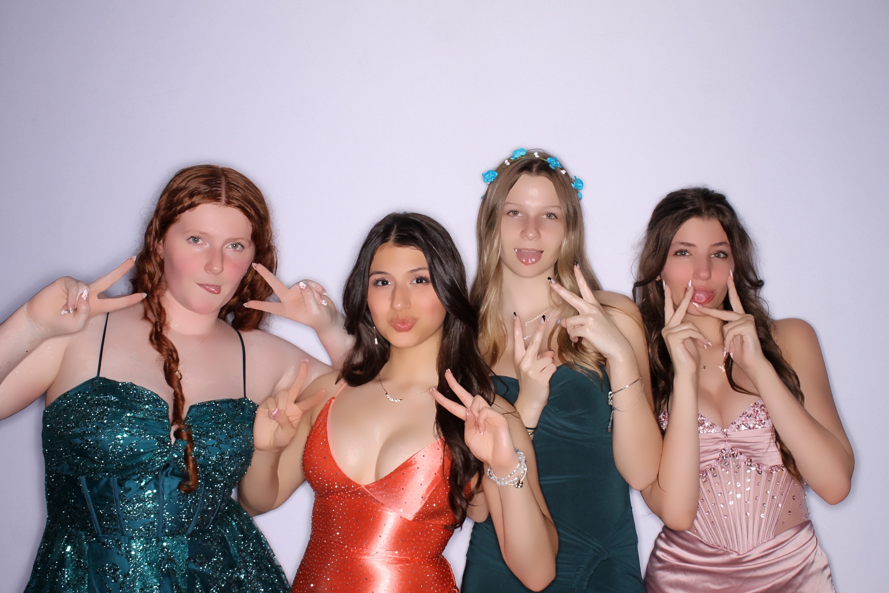 TWHS Prom 2026 | View more photos from the event at gallery.photoboothcincy.com/u/PhotoBoothCincy/TWHS-Prom-2026