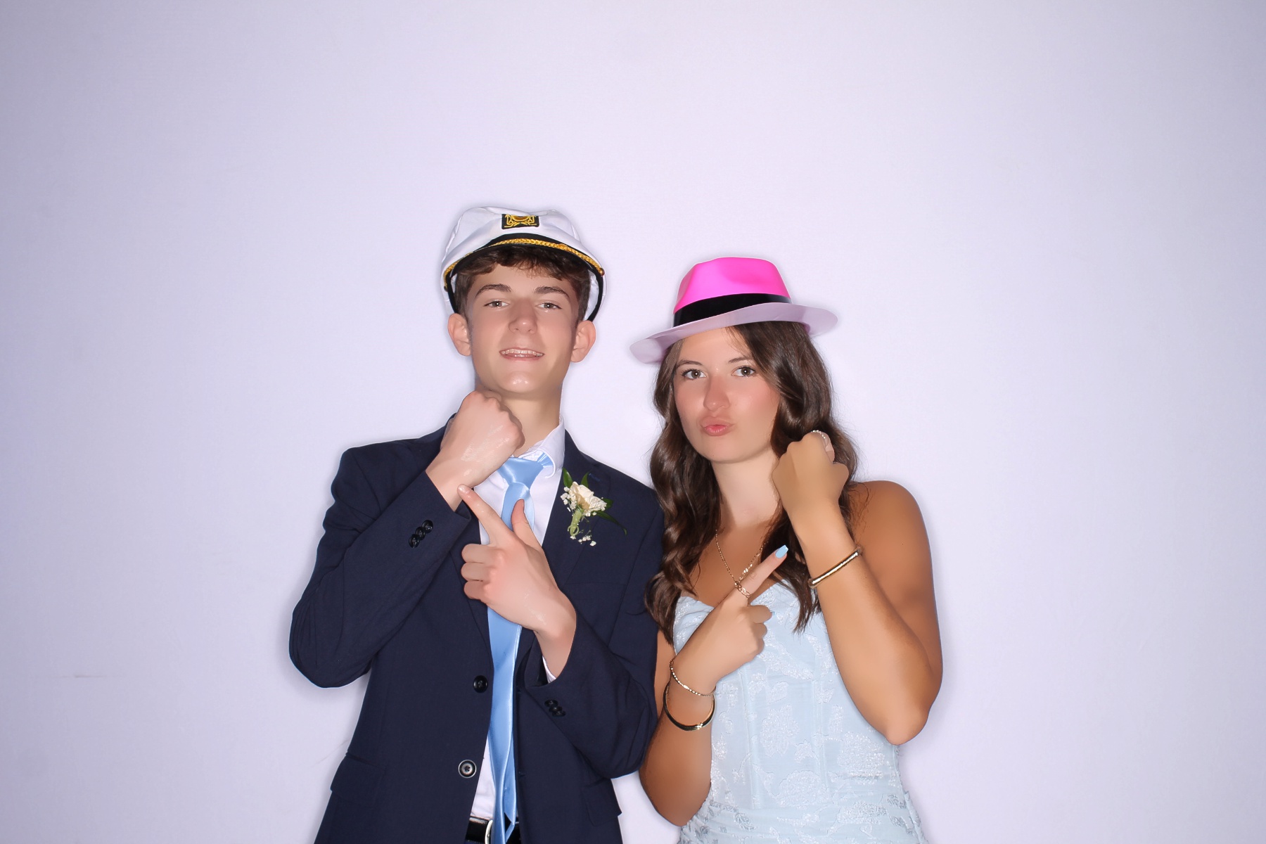 TWHS Prom 2026 | View more photos from the event at gallery.photoboothcincy.com/u/PhotoBoothCincy/TWHS-Prom-2026