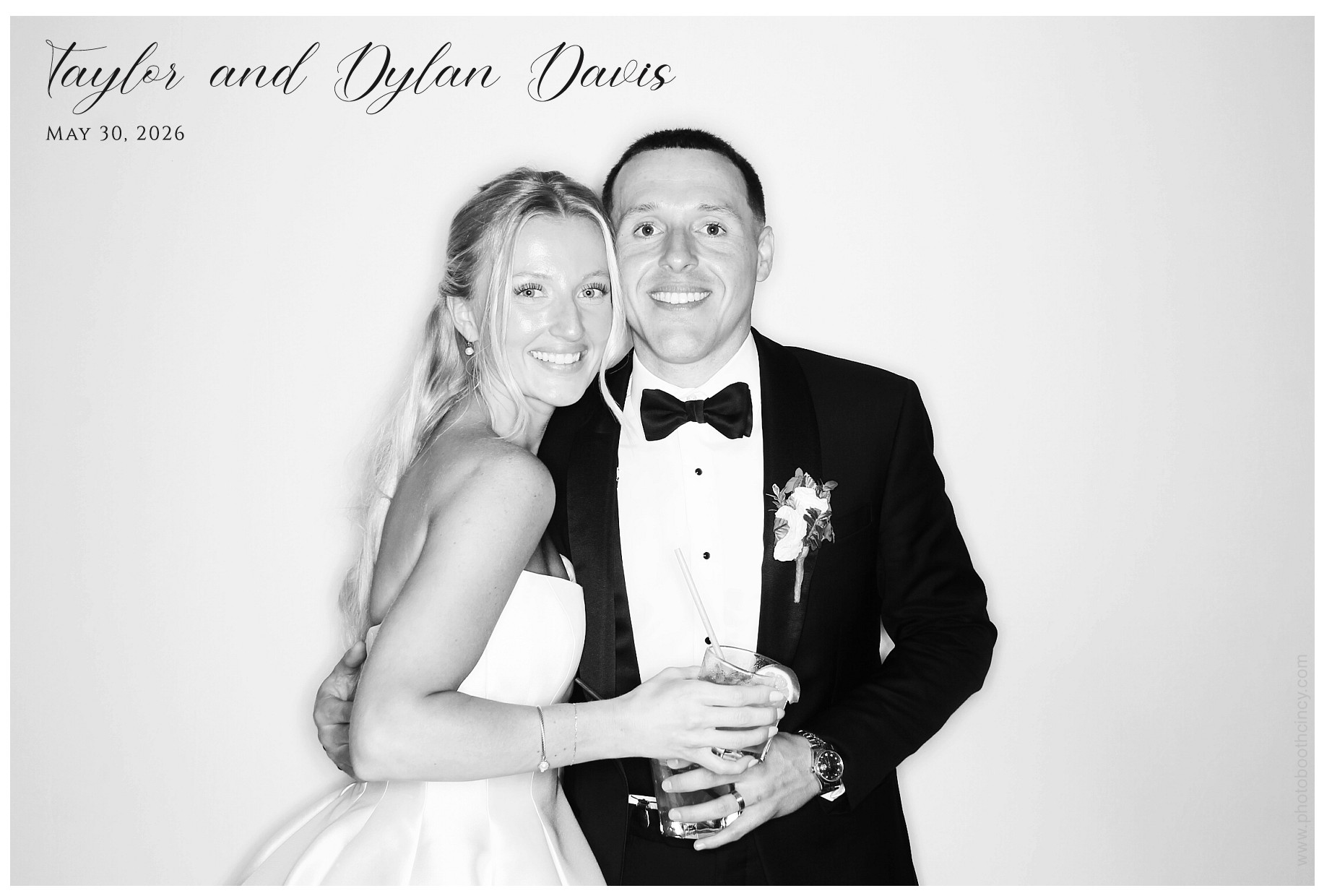 Taylor & Dylan Davis | View more photos from the event at gallery.photoboothcincy.com/u/PhotoBoothCincy/Taylor-Dylan-Davis