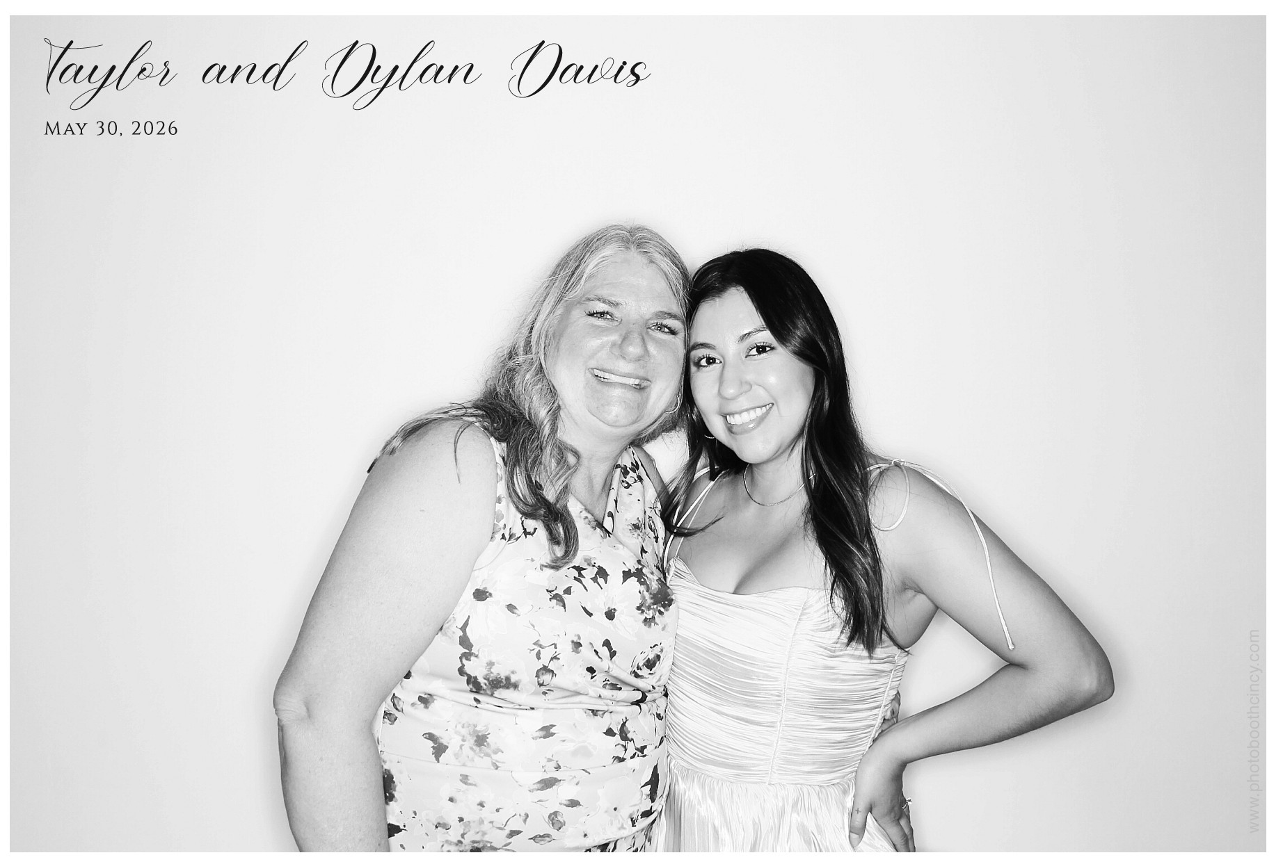 Taylor & Dylan Davis | View more photos from the event at gallery.photoboothcincy.com/u/PhotoBoothCincy/Taylor-Dylan-Davis