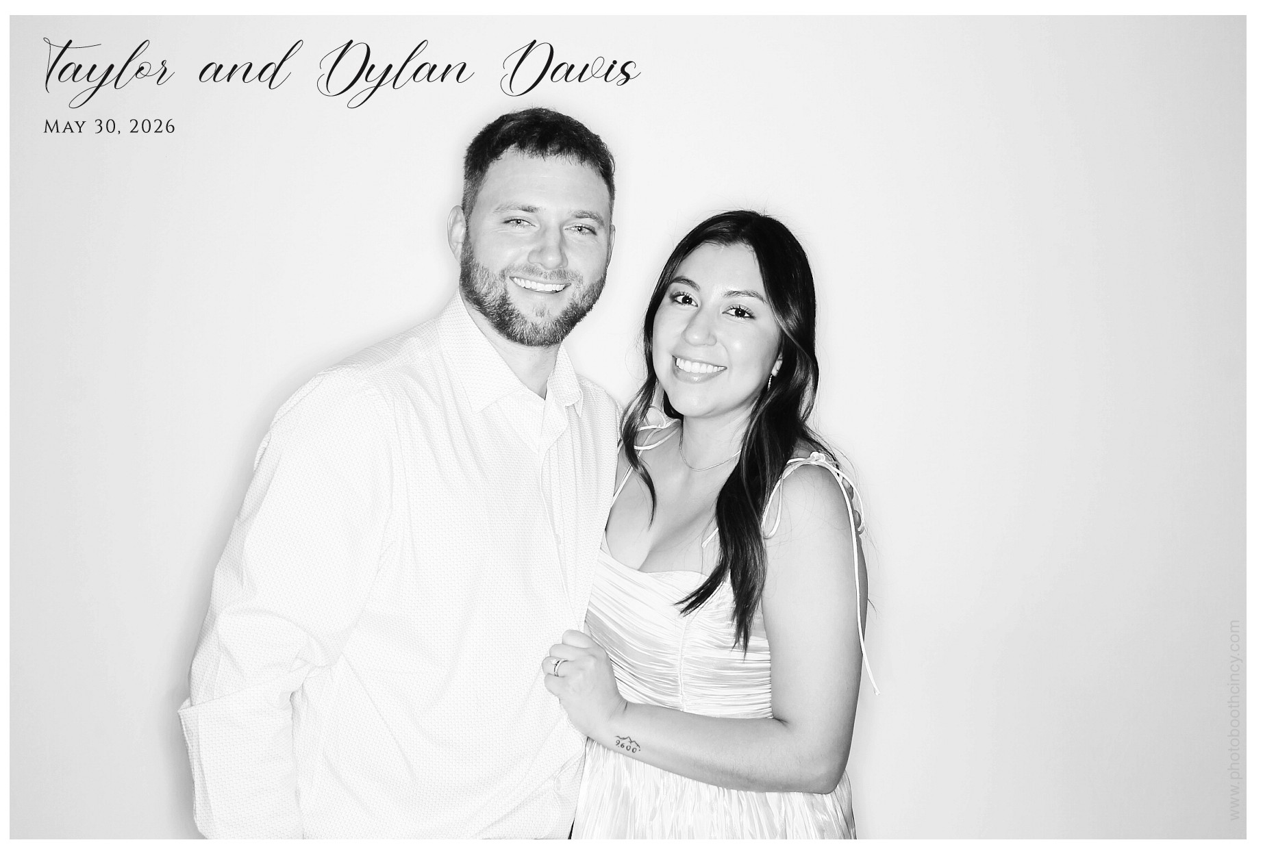 Taylor & Dylan Davis | View more photos from the event at gallery.photoboothcincy.com/u/PhotoBoothCincy/Taylor-Dylan-Davis
