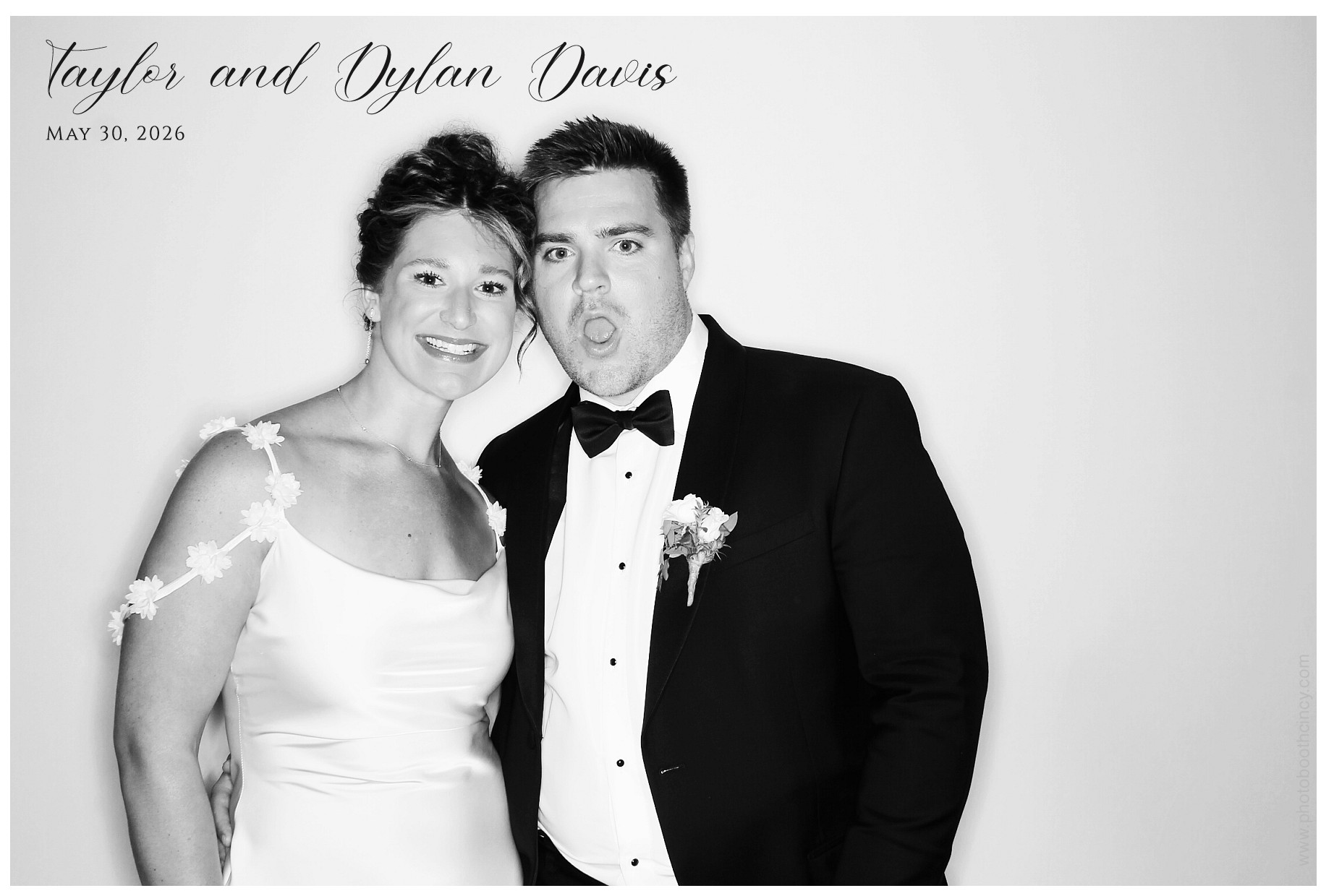 Taylor & Dylan Davis | View more photos from the event at gallery.photoboothcincy.com/u/PhotoBoothCincy/Taylor-Dylan-Davis