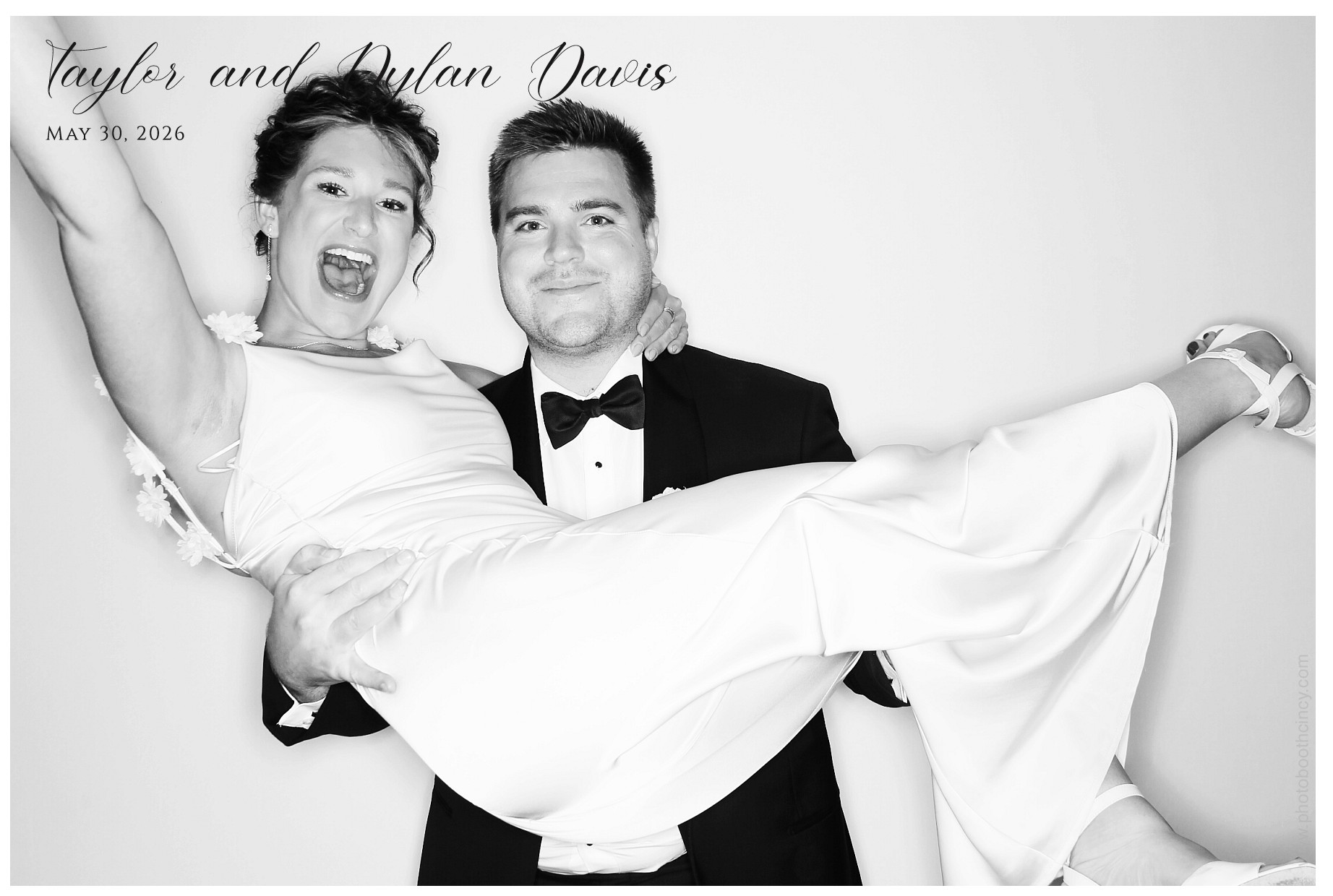 Taylor & Dylan Davis | View more photos from the event at gallery.photoboothcincy.com/u/PhotoBoothCincy/Taylor-Dylan-Davis