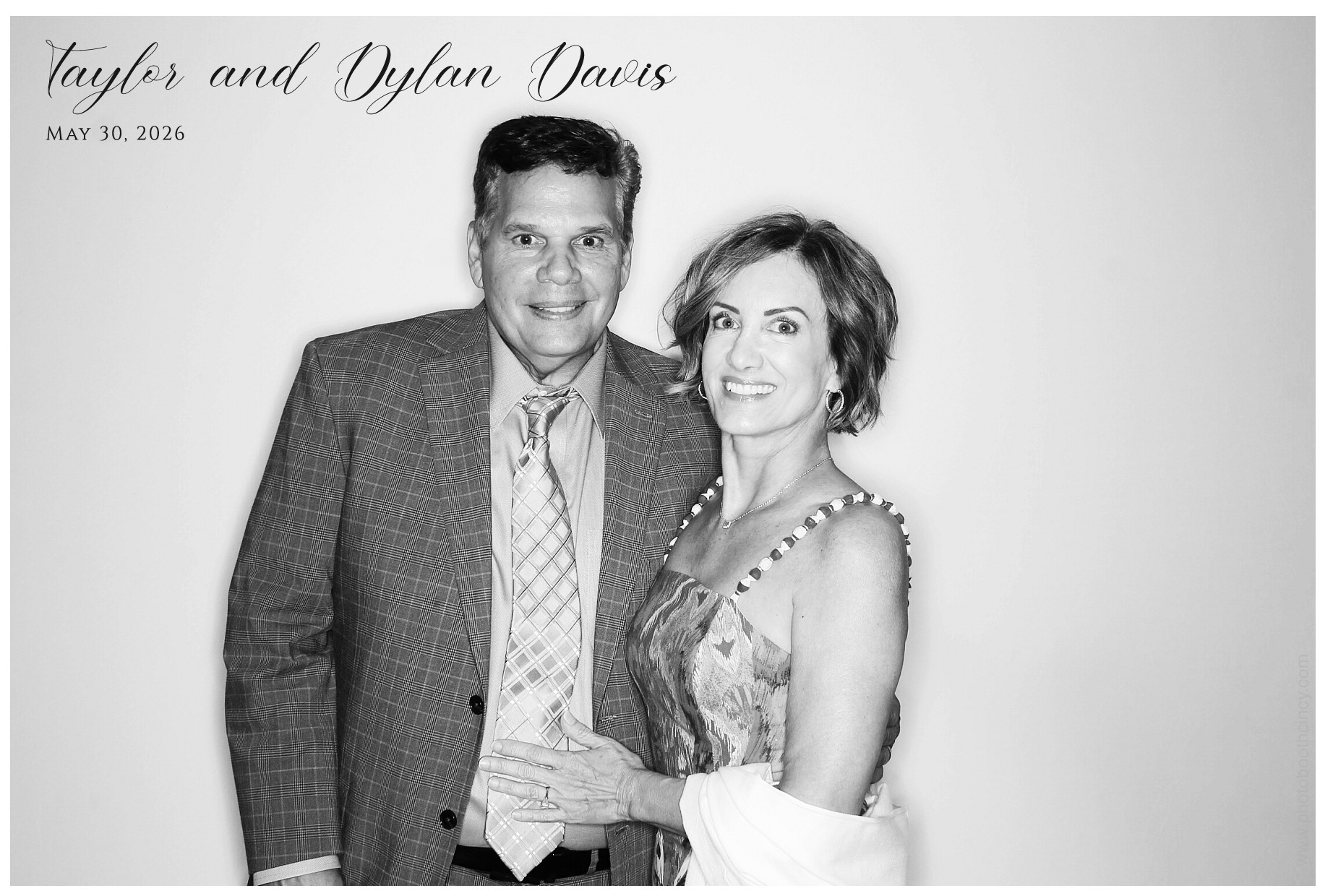 Taylor & Dylan Davis | View more photos from the event at gallery.photoboothcincy.com/u/PhotoBoothCincy/Taylor-Dylan-Davis