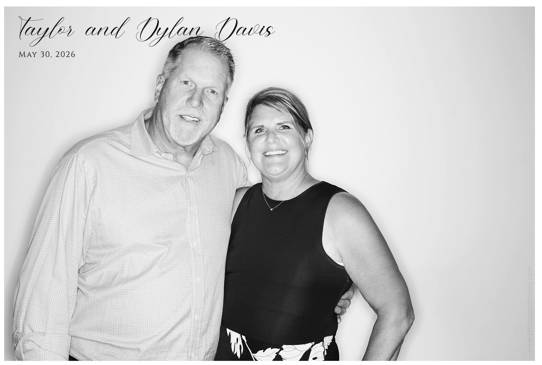 Taylor & Dylan Davis | View more photos from the event at gallery.photoboothcincy.com/u/PhotoBoothCincy/Taylor-Dylan-Davis