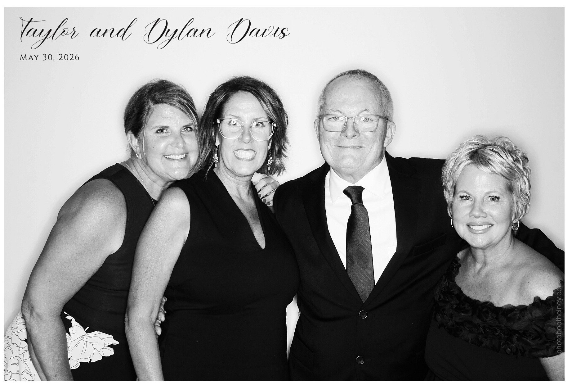 Taylor & Dylan Davis | View more photos from the event at gallery.photoboothcincy.com/u/PhotoBoothCincy/Taylor-Dylan-Davis