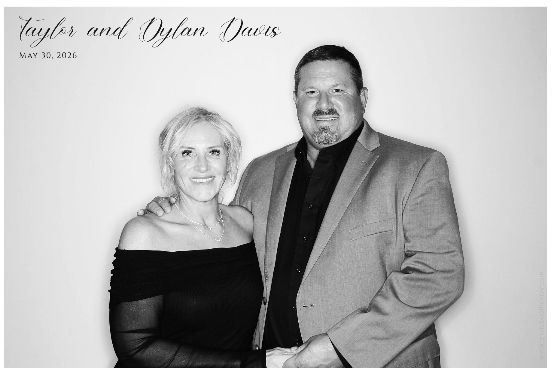 Taylor & Dylan Davis | View more photos from the event at gallery.photoboothcincy.com/u/PhotoBoothCincy/Taylor-Dylan-Davis