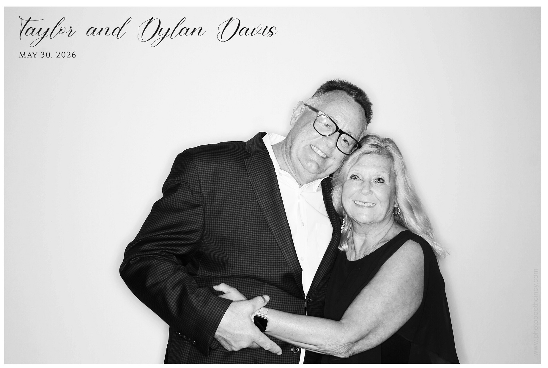 Taylor & Dylan Davis | View more photos from the event at gallery.photoboothcincy.com/u/PhotoBoothCincy/Taylor-Dylan-Davis