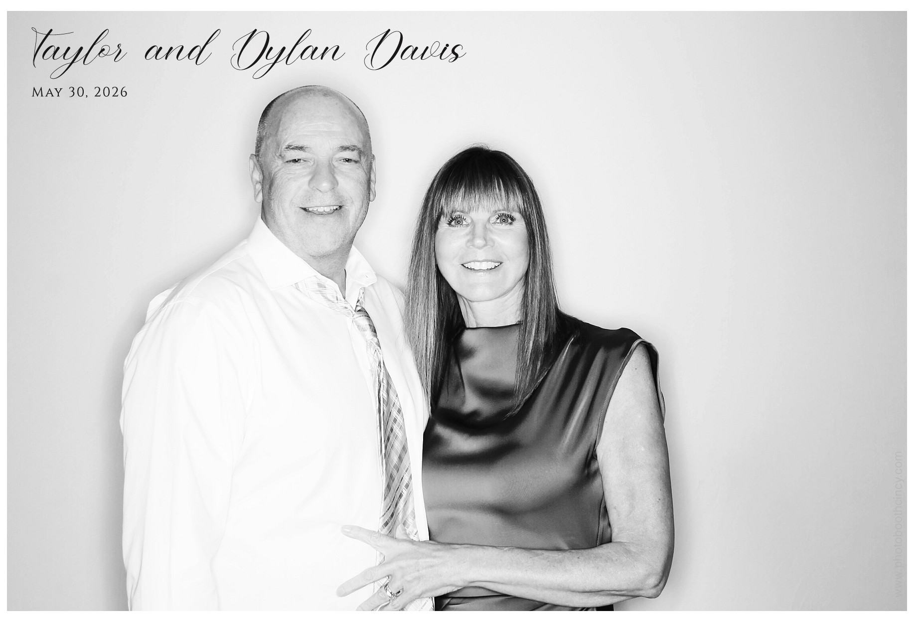 Taylor & Dylan Davis | View more photos from the event at gallery.photoboothcincy.com/u/PhotoBoothCincy/Taylor-Dylan-Davis
