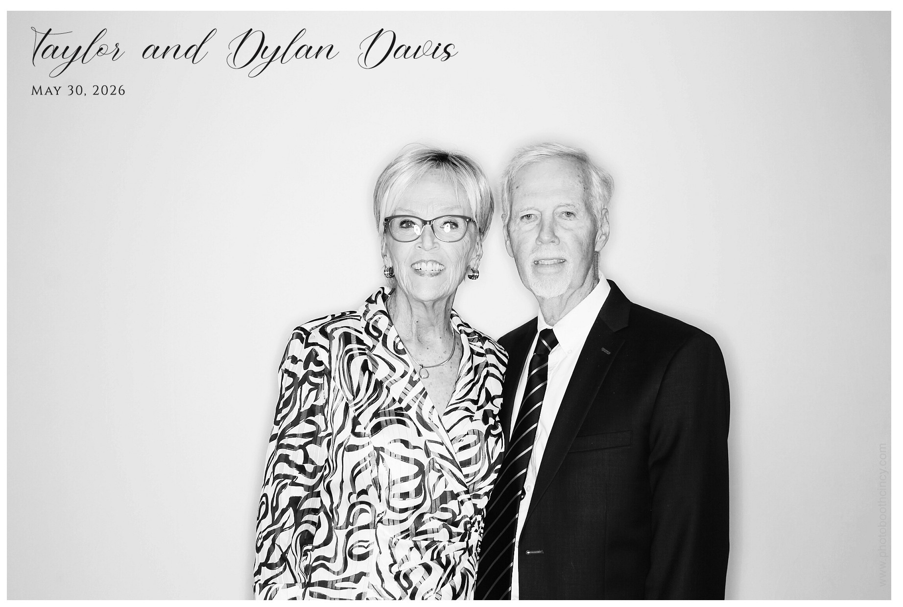Taylor & Dylan Davis | View more photos from the event at gallery.photoboothcincy.com/u/PhotoBoothCincy/Taylor-Dylan-Davis