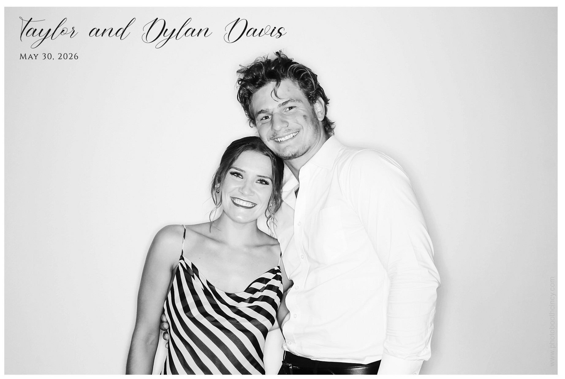 Taylor & Dylan Davis | View more photos from the event at gallery.photoboothcincy.com/u/PhotoBoothCincy/Taylor-Dylan-Davis
