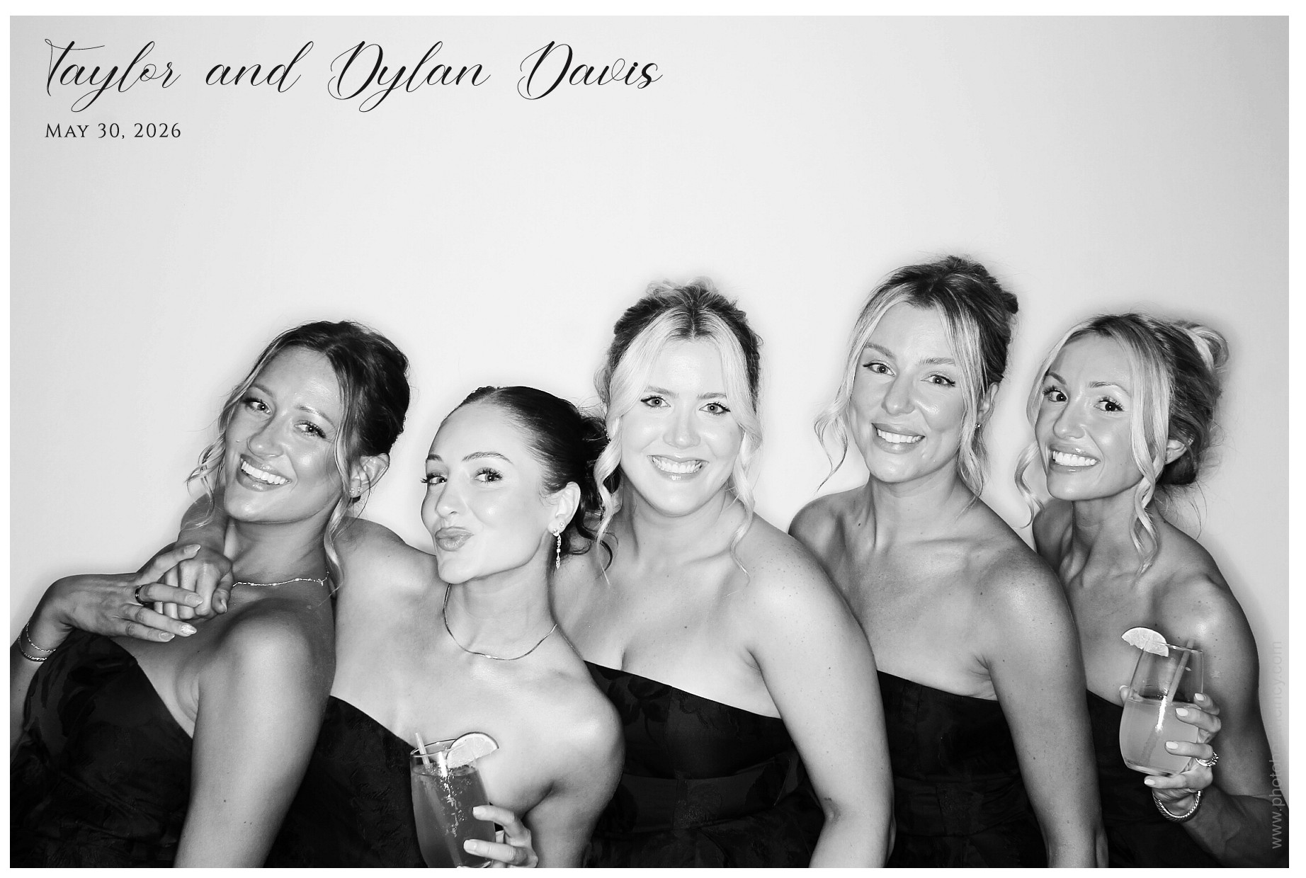 Taylor & Dylan Davis | View more photos from the event at gallery.photoboothcincy.com/u/PhotoBoothCincy/Taylor-Dylan-Davis