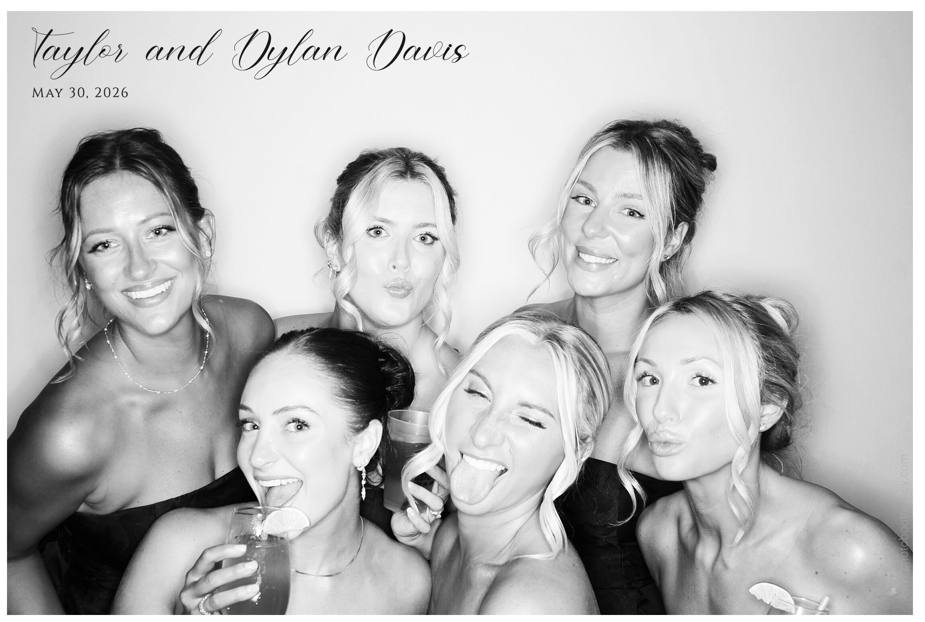 Taylor & Dylan Davis | View more photos from the event at gallery.photoboothcincy.com/u/PhotoBoothCincy/Taylor-Dylan-Davis