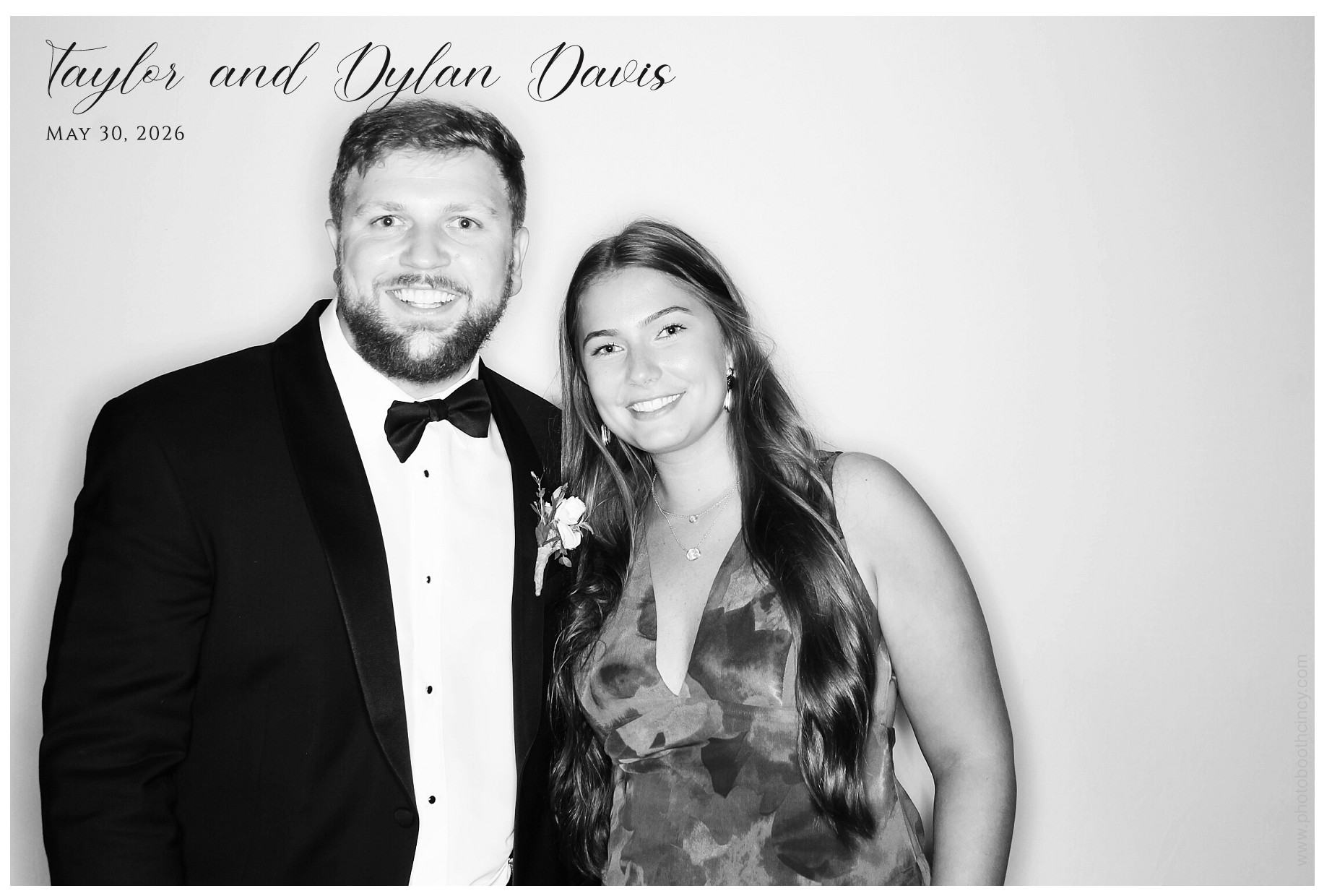 Taylor & Dylan Davis | View more photos from the event at gallery.photoboothcincy.com/u/PhotoBoothCincy/Taylor-Dylan-Davis