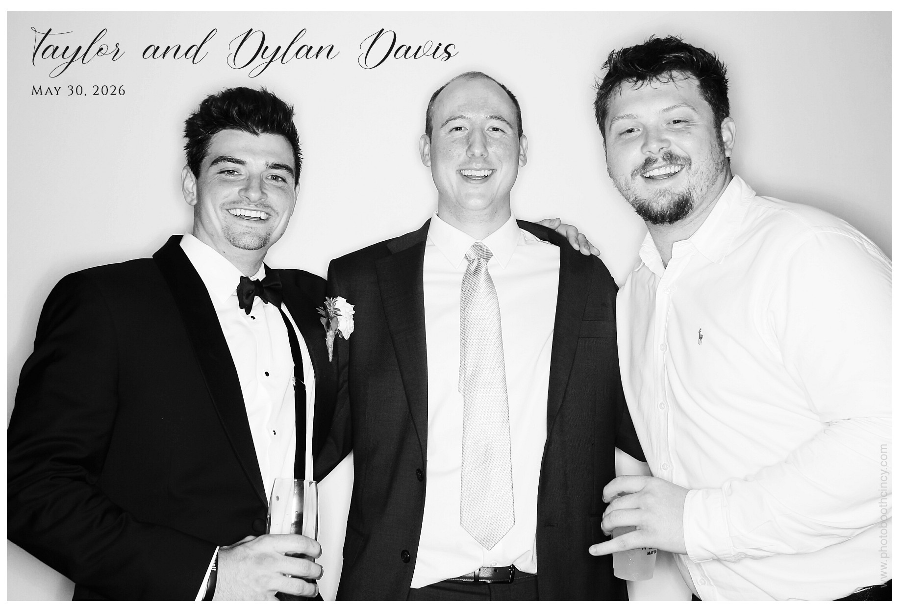 Taylor & Dylan Davis | View more photos from the event at gallery.photoboothcincy.com/u/PhotoBoothCincy/Taylor-Dylan-Davis