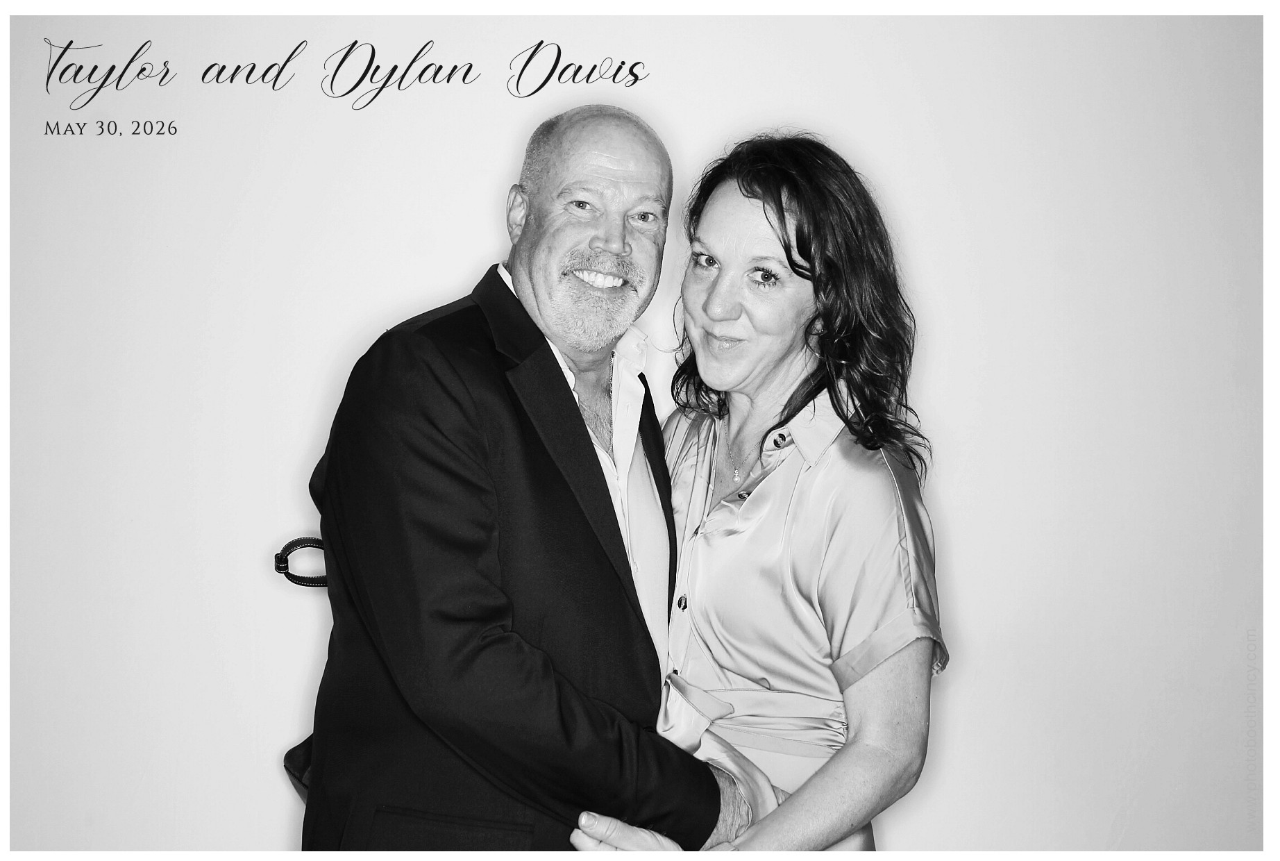 Taylor & Dylan Davis | View more photos from the event at gallery.photoboothcincy.com/u/PhotoBoothCincy/Taylor-Dylan-Davis