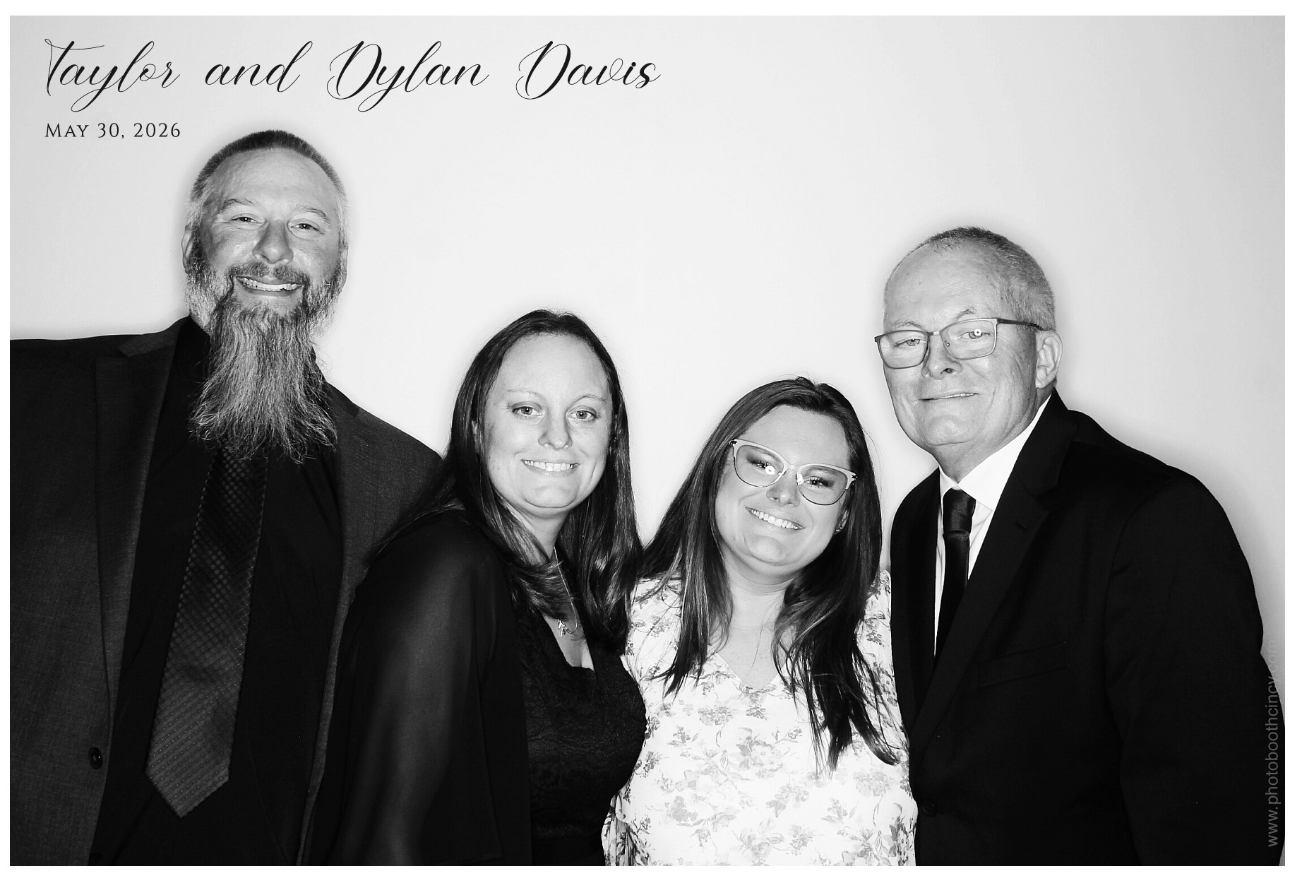 Taylor & Dylan Davis | View more photos from the event at gallery.photoboothcincy.com/u/PhotoBoothCincy/Taylor-Dylan-Davis