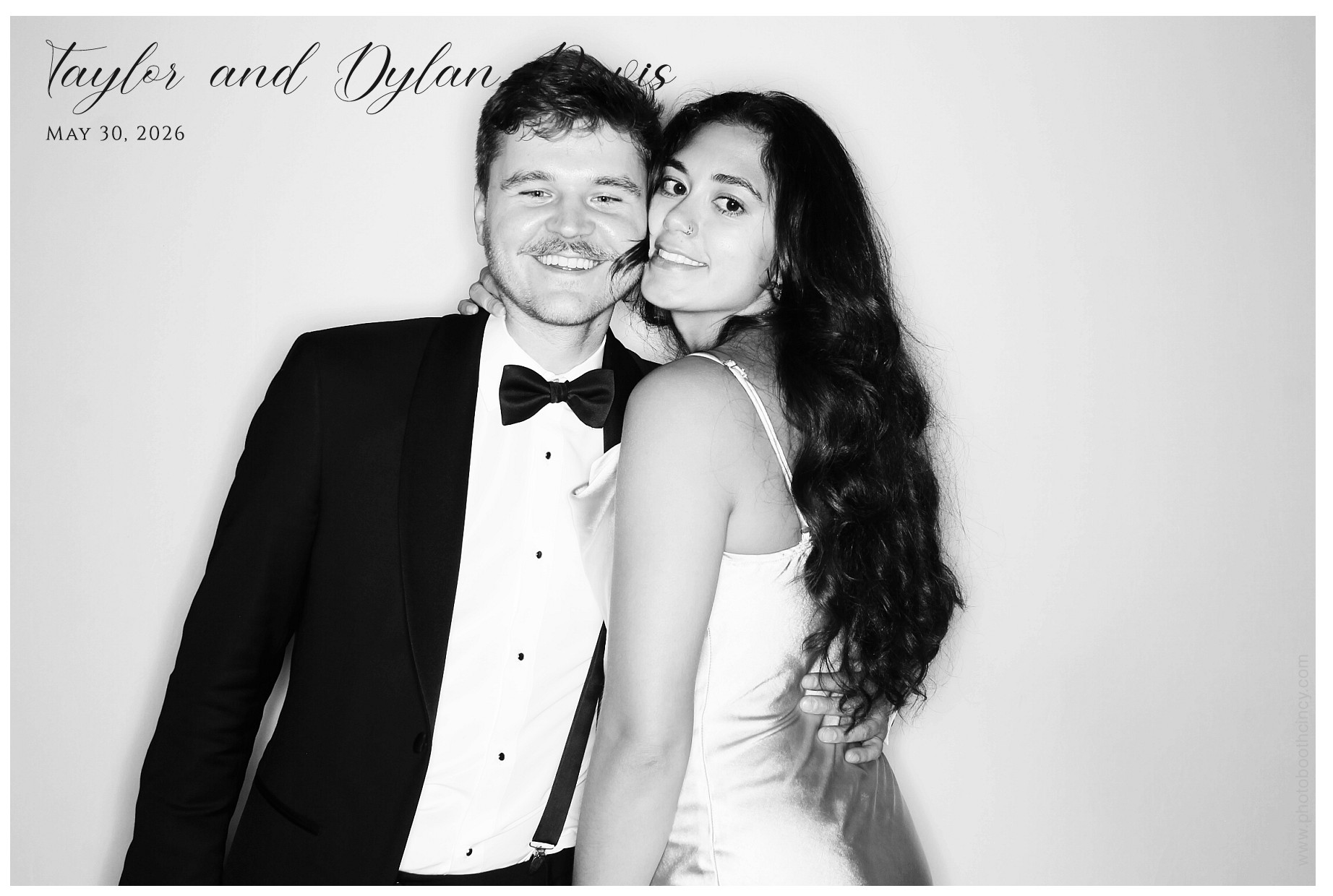 Taylor & Dylan Davis | View more photos from the event at gallery.photoboothcincy.com/u/PhotoBoothCincy/Taylor-Dylan-Davis