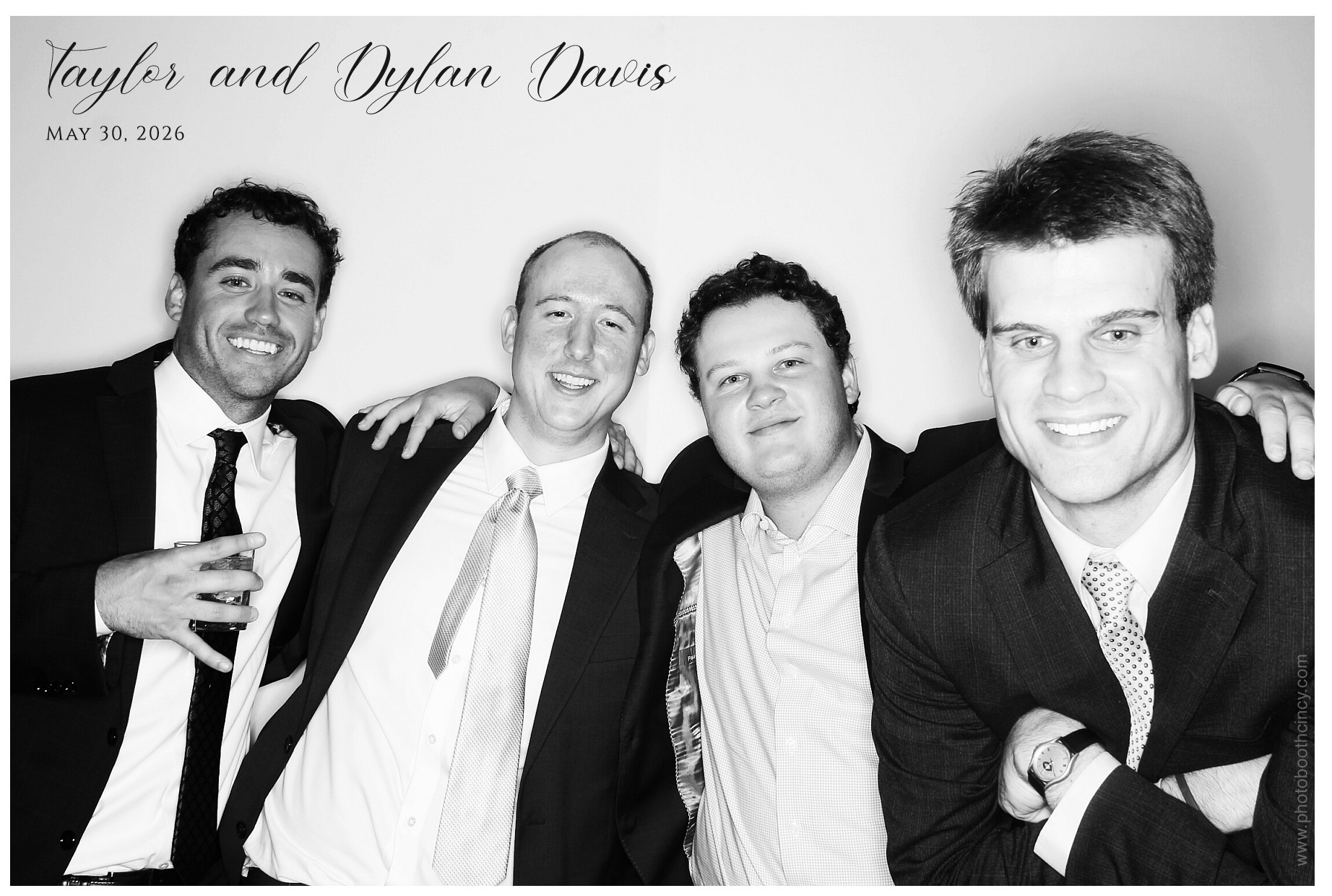 Taylor & Dylan Davis | View more photos from the event at gallery.photoboothcincy.com/u/PhotoBoothCincy/Taylor-Dylan-Davis