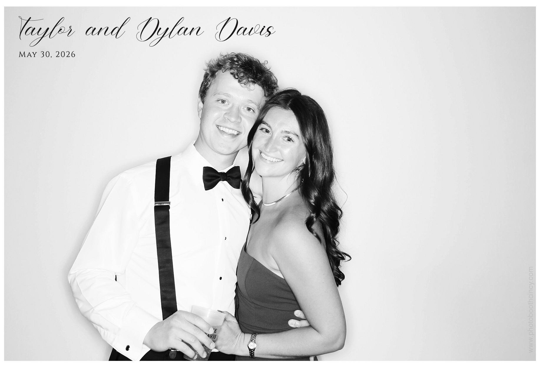 Taylor & Dylan Davis | View more photos from the event at gallery.photoboothcincy.com/u/PhotoBoothCincy/Taylor-Dylan-Davis
