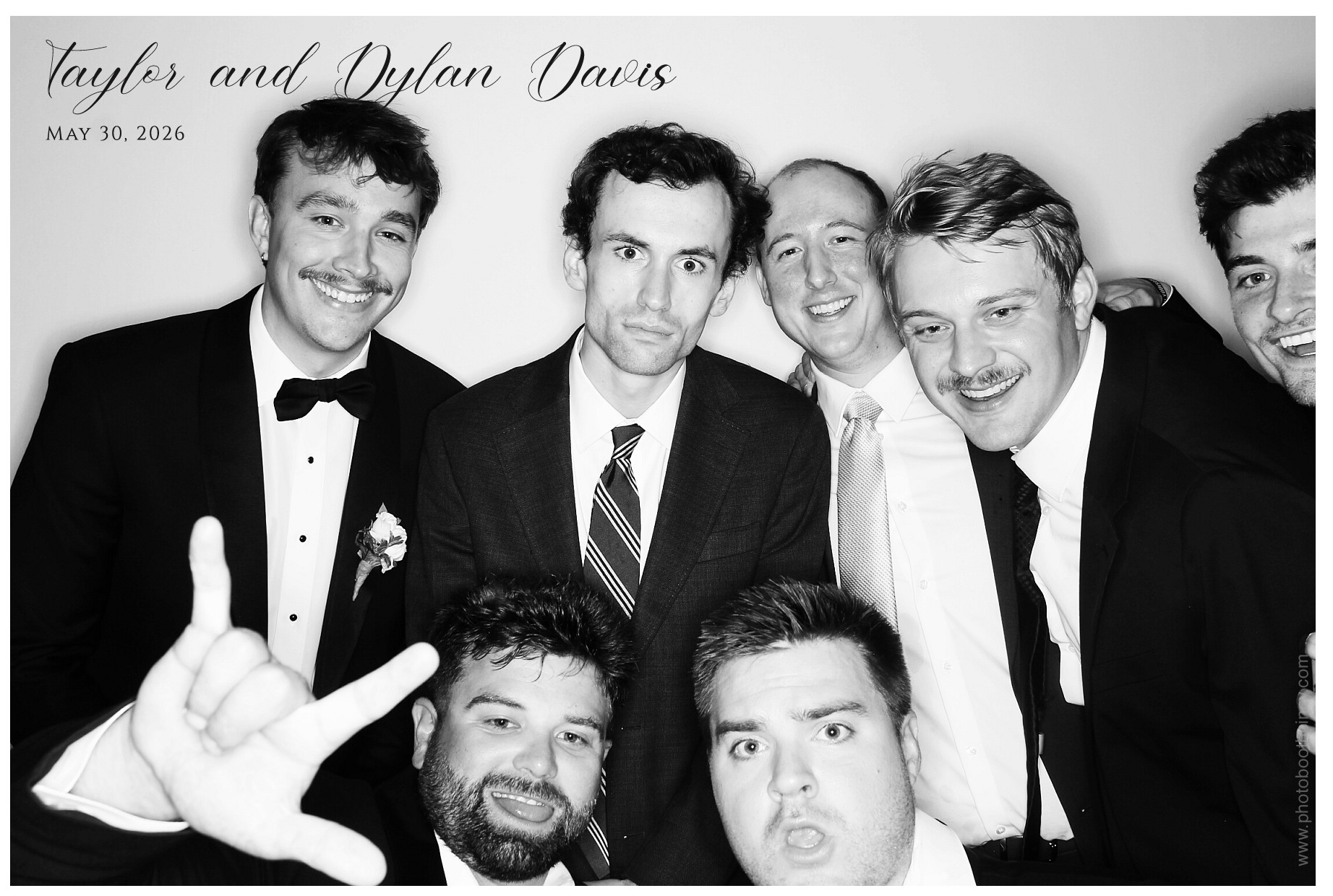 Taylor & Dylan Davis | View more photos from the event at gallery.photoboothcincy.com/u/PhotoBoothCincy/Taylor-Dylan-Davis