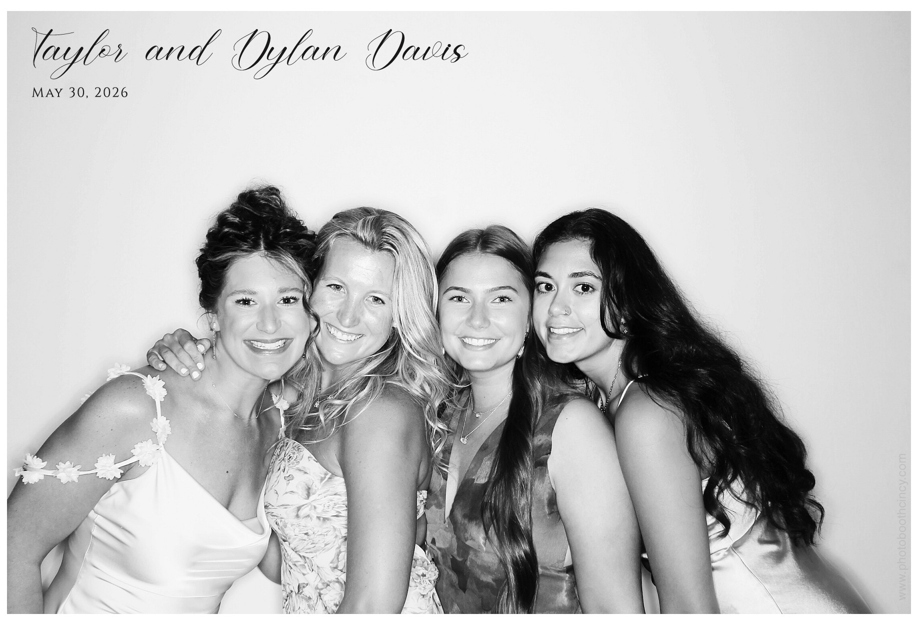 Taylor & Dylan Davis | View more photos from the event at gallery.photoboothcincy.com/u/PhotoBoothCincy/Taylor-Dylan-Davis