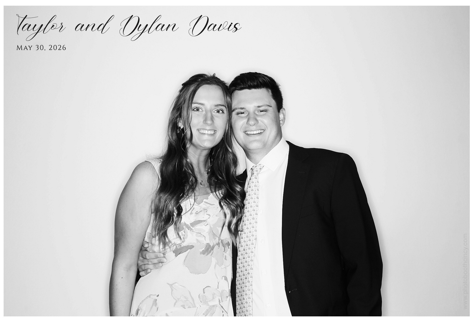 Taylor & Dylan Davis | View more photos from the event at gallery.photoboothcincy.com/u/PhotoBoothCincy/Taylor-Dylan-Davis