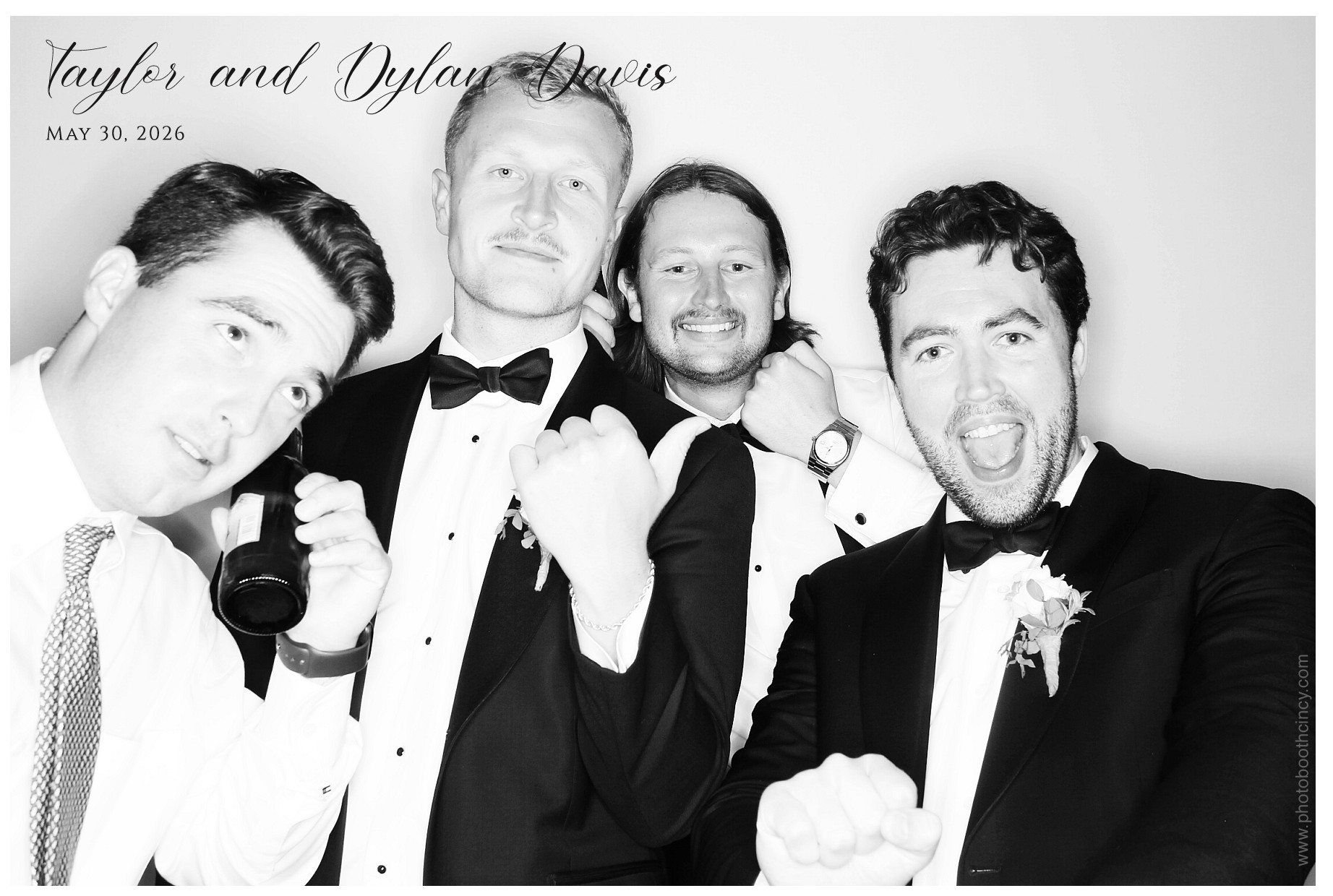Taylor & Dylan Davis | View more photos from the event at gallery.photoboothcincy.com/u/PhotoBoothCincy/Taylor-Dylan-Davis