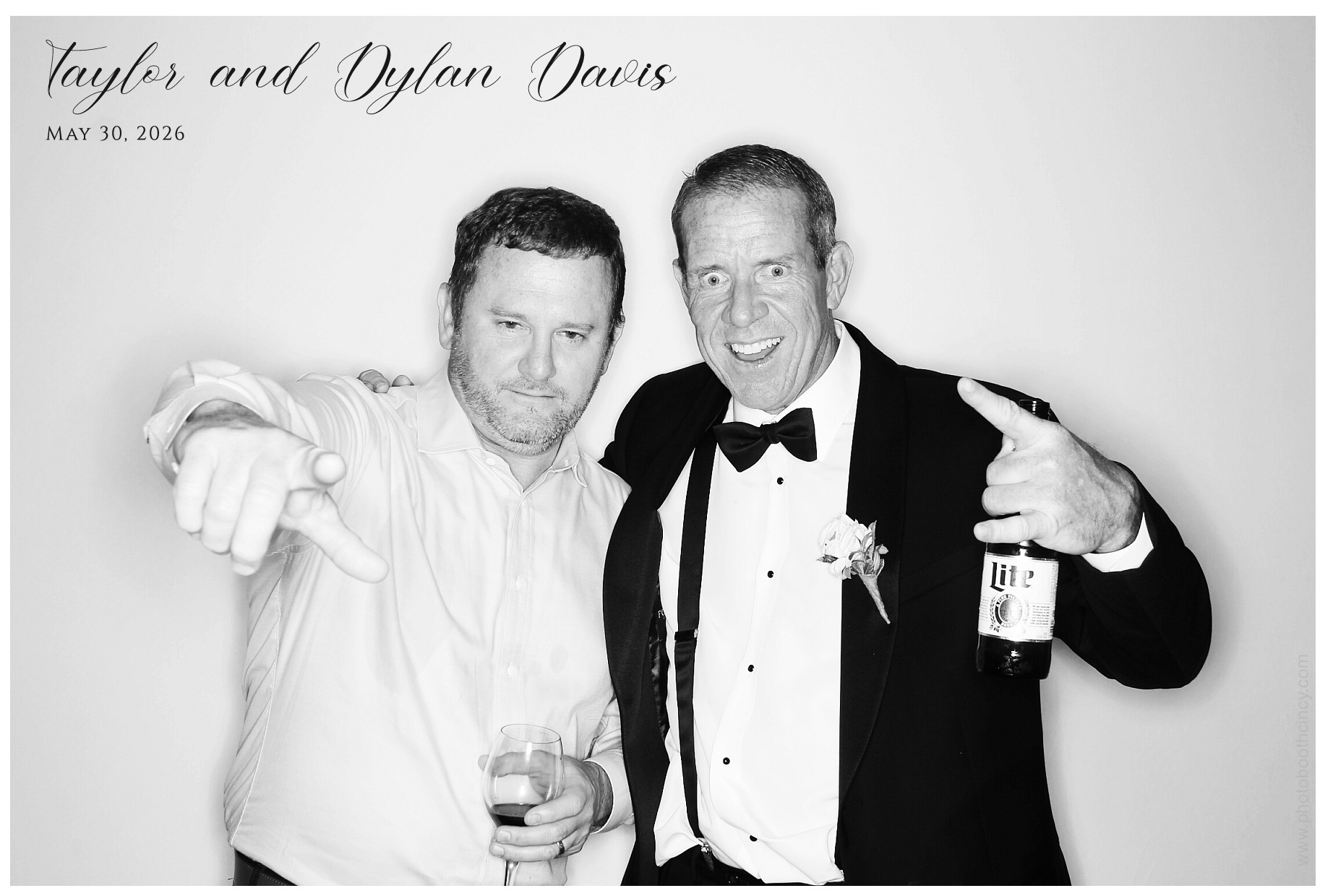 Taylor & Dylan Davis | View more photos from the event at gallery.photoboothcincy.com/u/PhotoBoothCincy/Taylor-Dylan-Davis