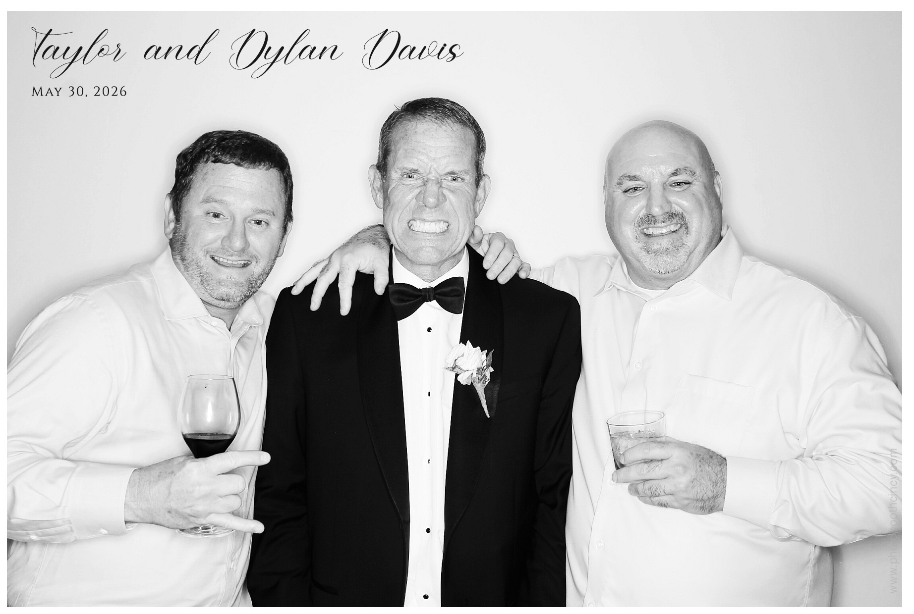 Taylor & Dylan Davis | View more photos from the event at gallery.photoboothcincy.com/u/PhotoBoothCincy/Taylor-Dylan-Davis