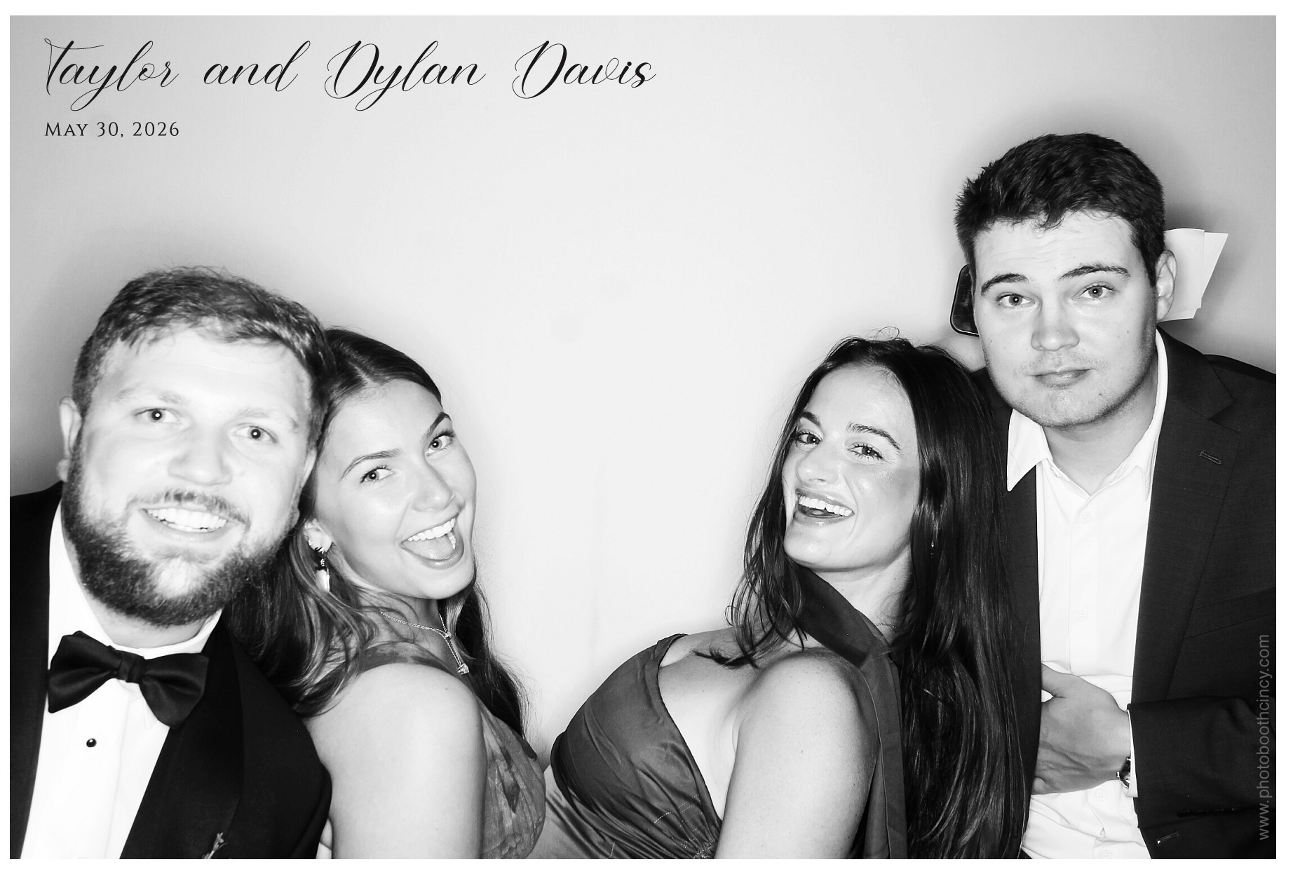 Taylor & Dylan Davis | View more photos from the event at gallery.photoboothcincy.com/u/PhotoBoothCincy/Taylor-Dylan-Davis