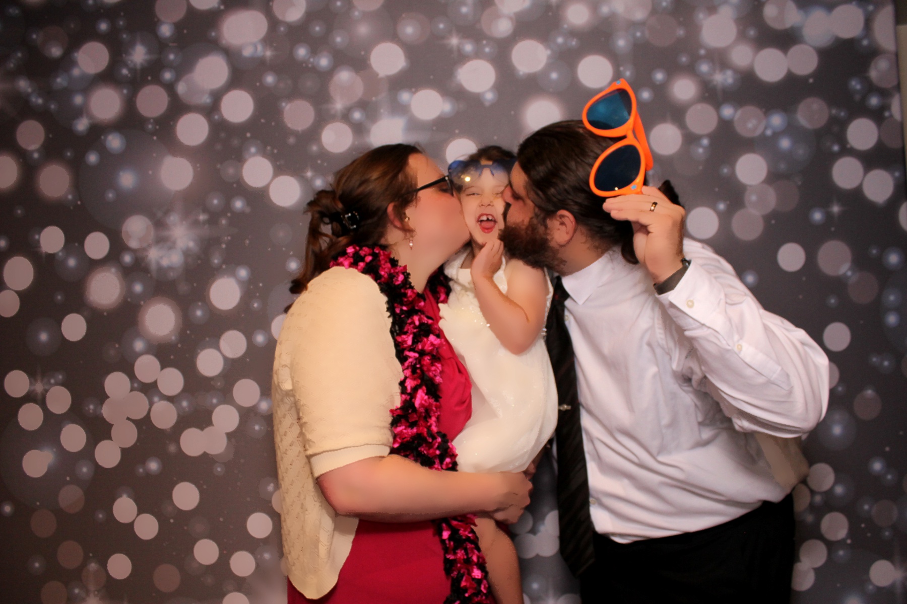 Taylor & Mitchell | View more photos from the event at gallery.photoboothcincy.com/u/PhotoBoothCincy/Taylor-Mitchell