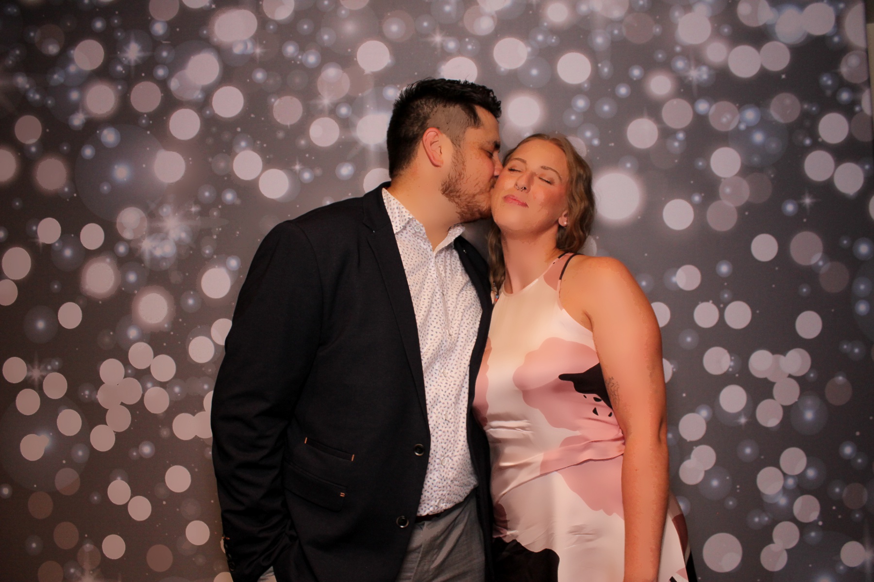 Taylor & Mitchell | View more photos from the event at gallery.photoboothcincy.com/u/PhotoBoothCincy/Taylor-Mitchell