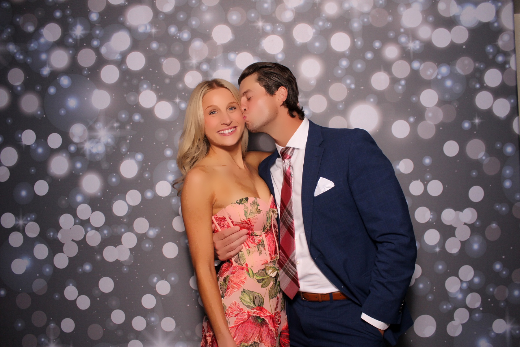 Taylor & Mitchell | View more photos from the event at gallery.photoboothcincy.com/u/PhotoBoothCincy/Taylor-Mitchell