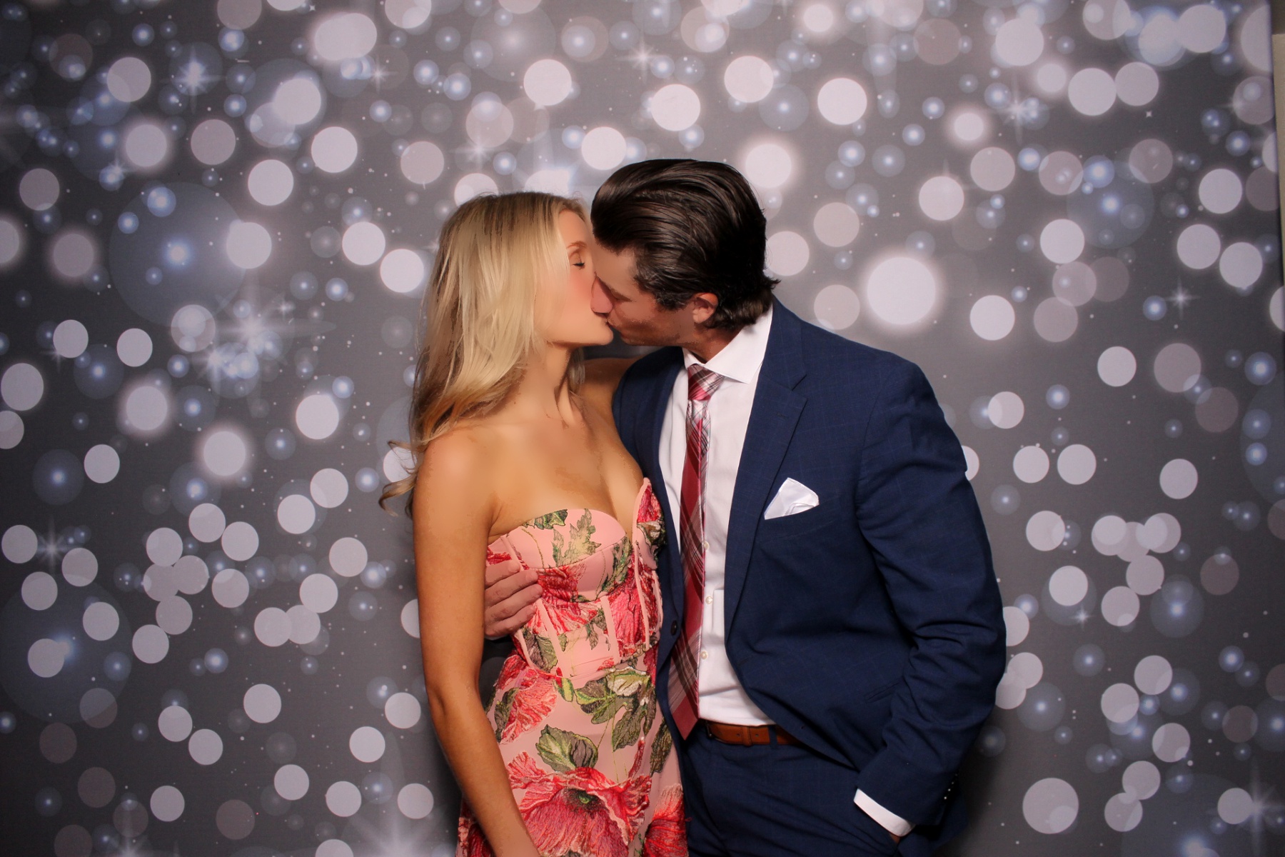 Taylor & Mitchell | View more photos from the event at gallery.photoboothcincy.com/u/PhotoBoothCincy/Taylor-Mitchell