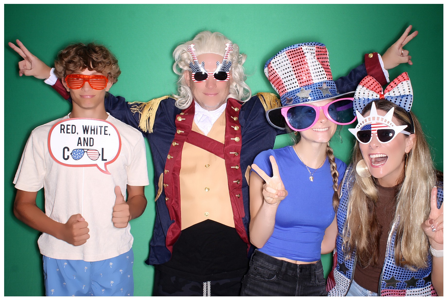 Taylor's July Party!! | View more photos from the event at gallery.photoboothcincy.com/u/PhotoBoothCincy/Taylors-July-Party