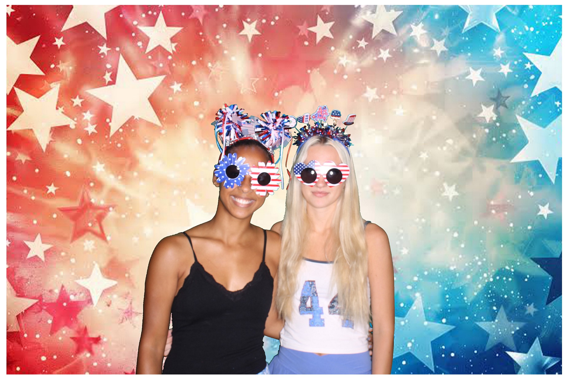 Taylor's July Party!! | View more photos from the event at gallery.photoboothcincy.com/u/PhotoBoothCincy/Taylors-July-Party