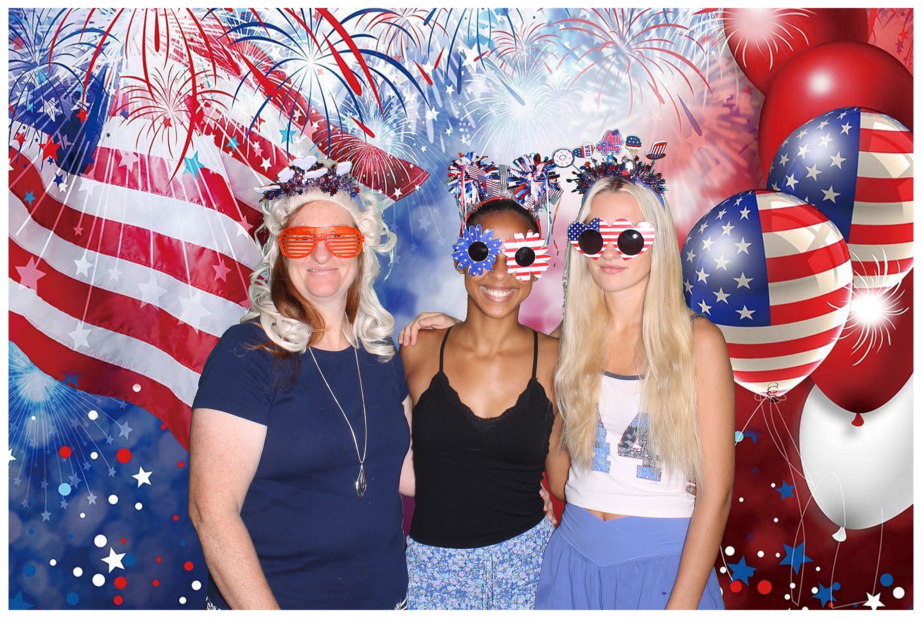 Taylor's July Party!! | View more photos from the event at gallery.photoboothcincy.com/u/PhotoBoothCincy/Taylors-July-Party