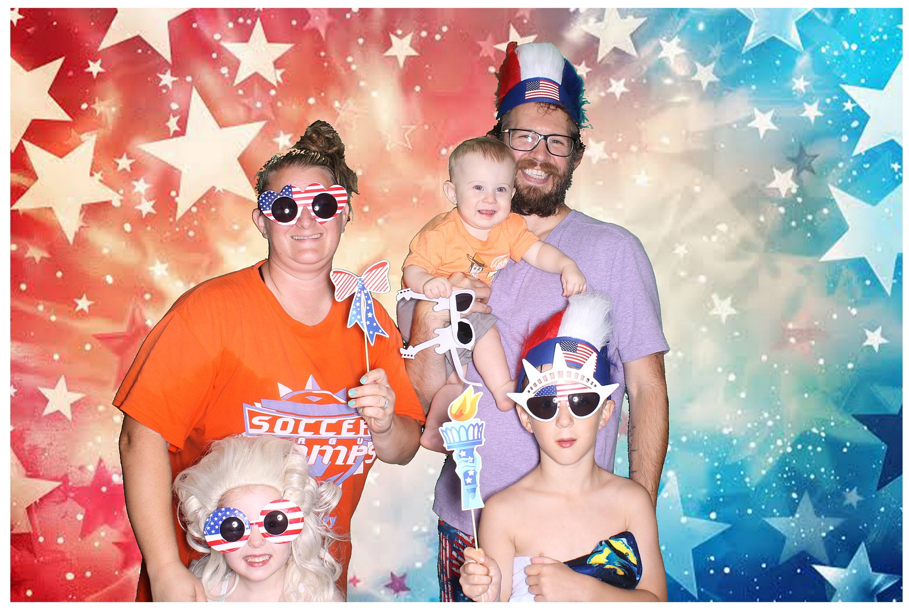 Taylor's July Party!! | View more photos from the event at gallery.photoboothcincy.com/u/PhotoBoothCincy/Taylors-July-Party