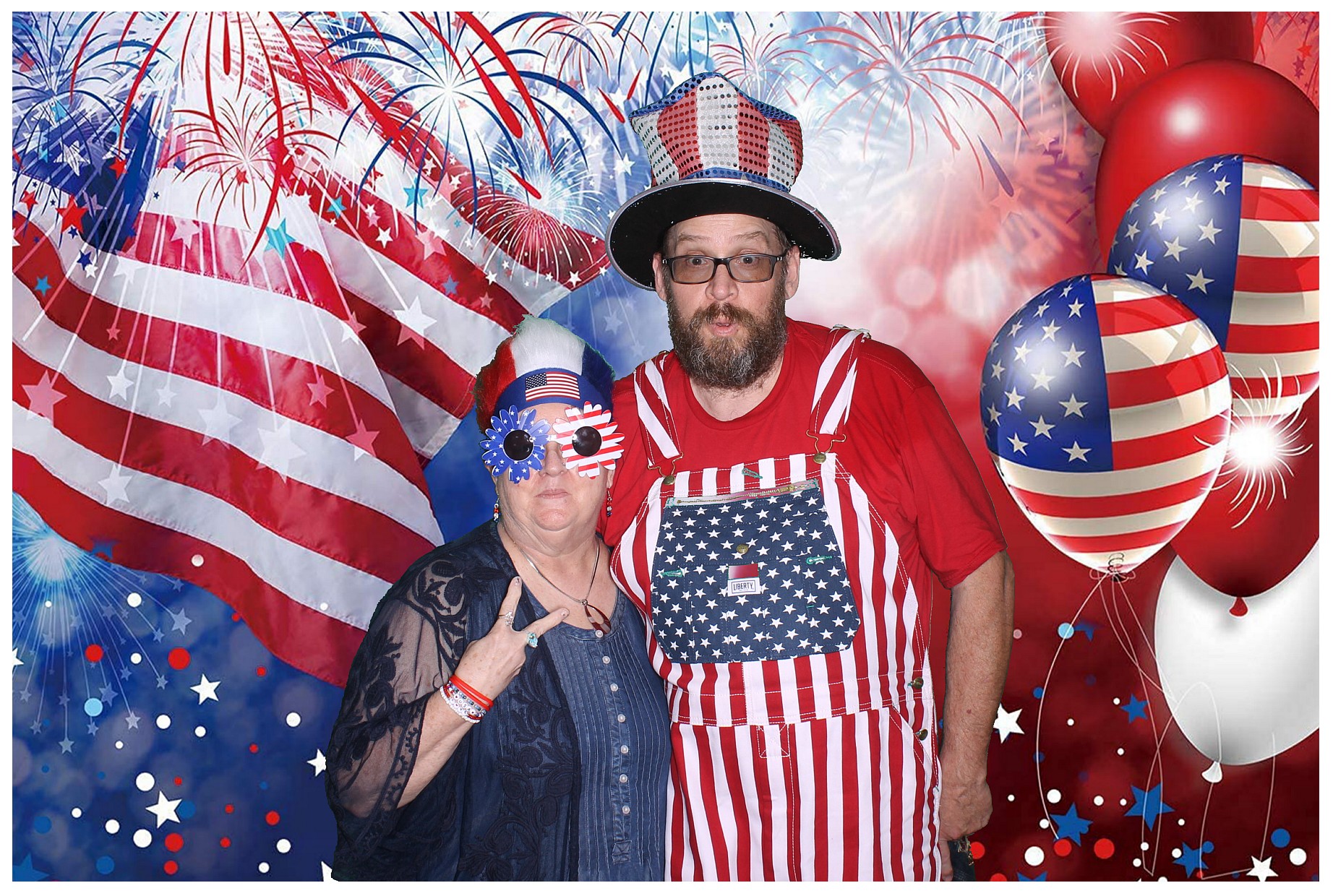 Taylor's July Party!! | View more photos from the event at gallery.photoboothcincy.com/u/PhotoBoothCincy/Taylors-July-Party