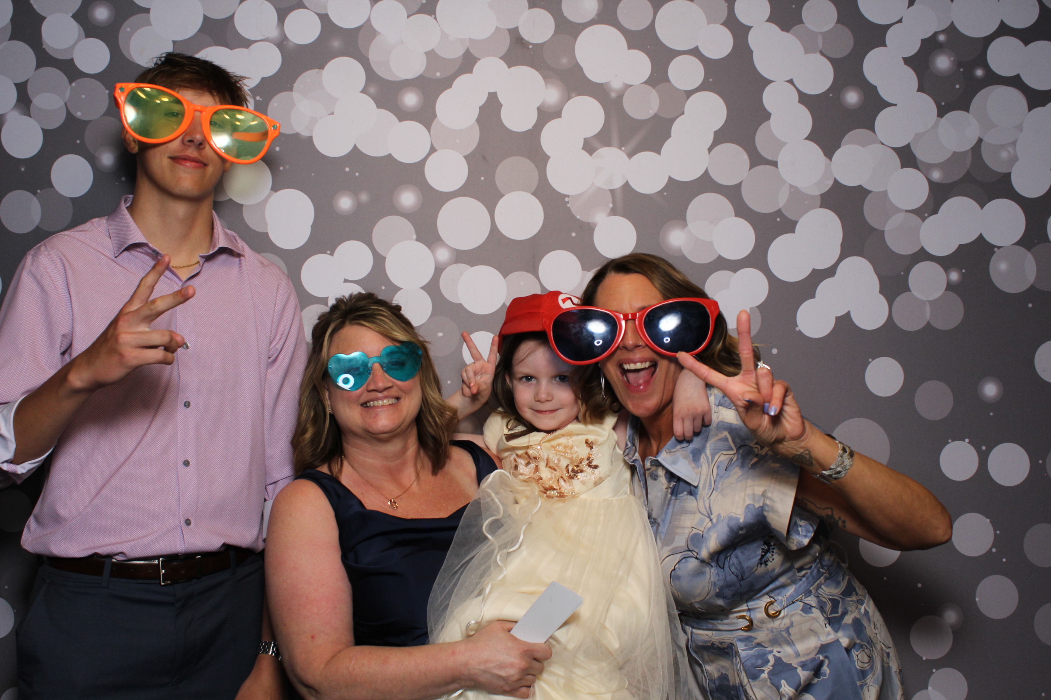 The Floyd's Reception | View more photos from the event at gallery.photoboothcincy.com/u/PhotoBoothCincy/The-Floyds-Reception