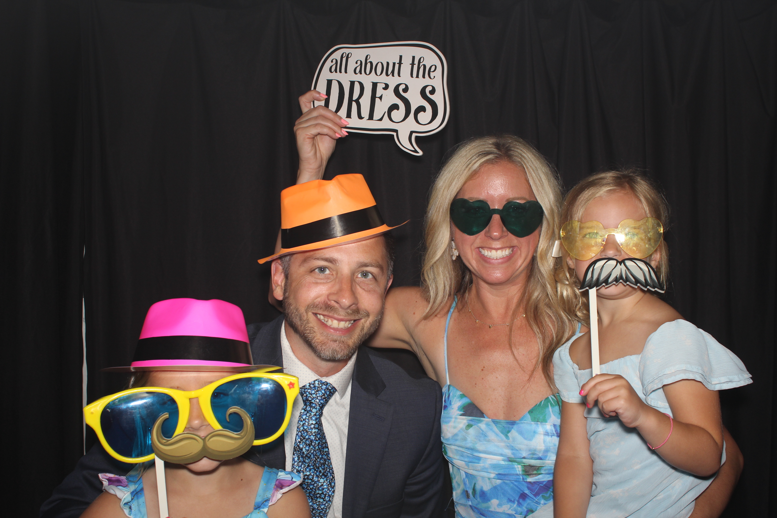 The Hortons | View more photos from the event at gallery.photoboothcincy.com/u/PhotoBoothCincy/The-Hortons